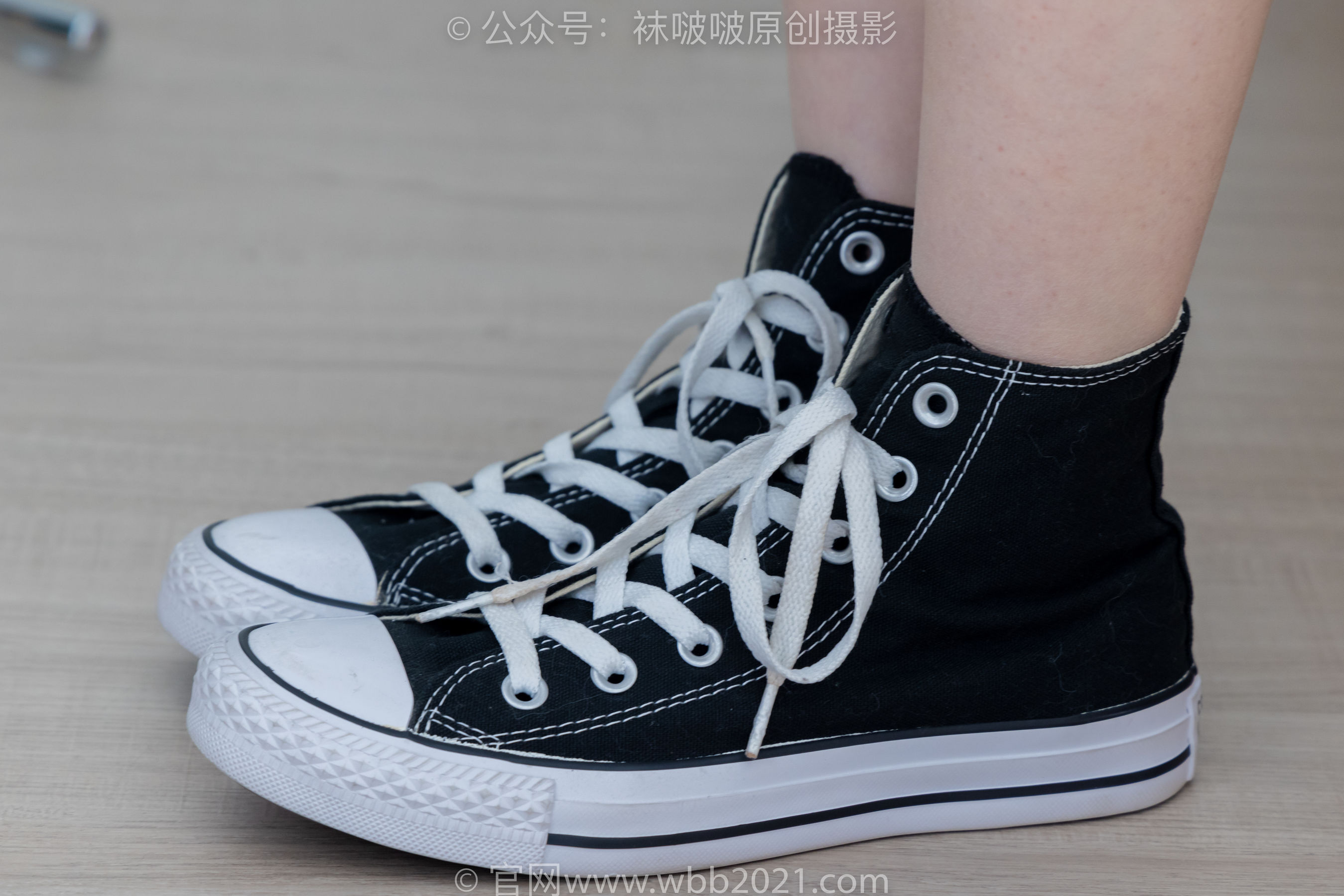 BoBoSocks袜啵啵 No.331 甜甜圈 -板鞋、白棉袜、裸足