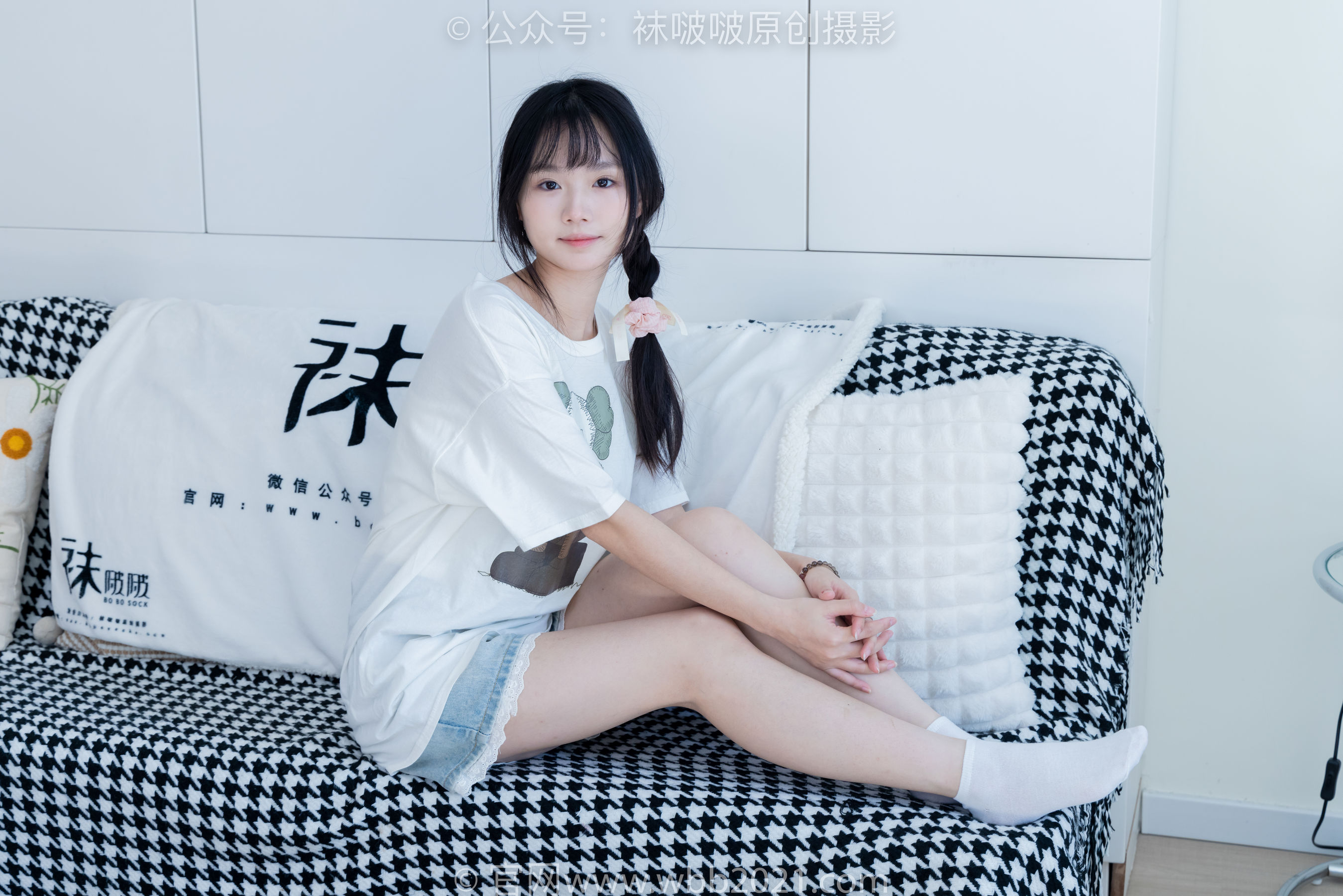 BoBoSocks袜啵啵 No.331 甜甜圈 -板鞋、白棉袜、裸足