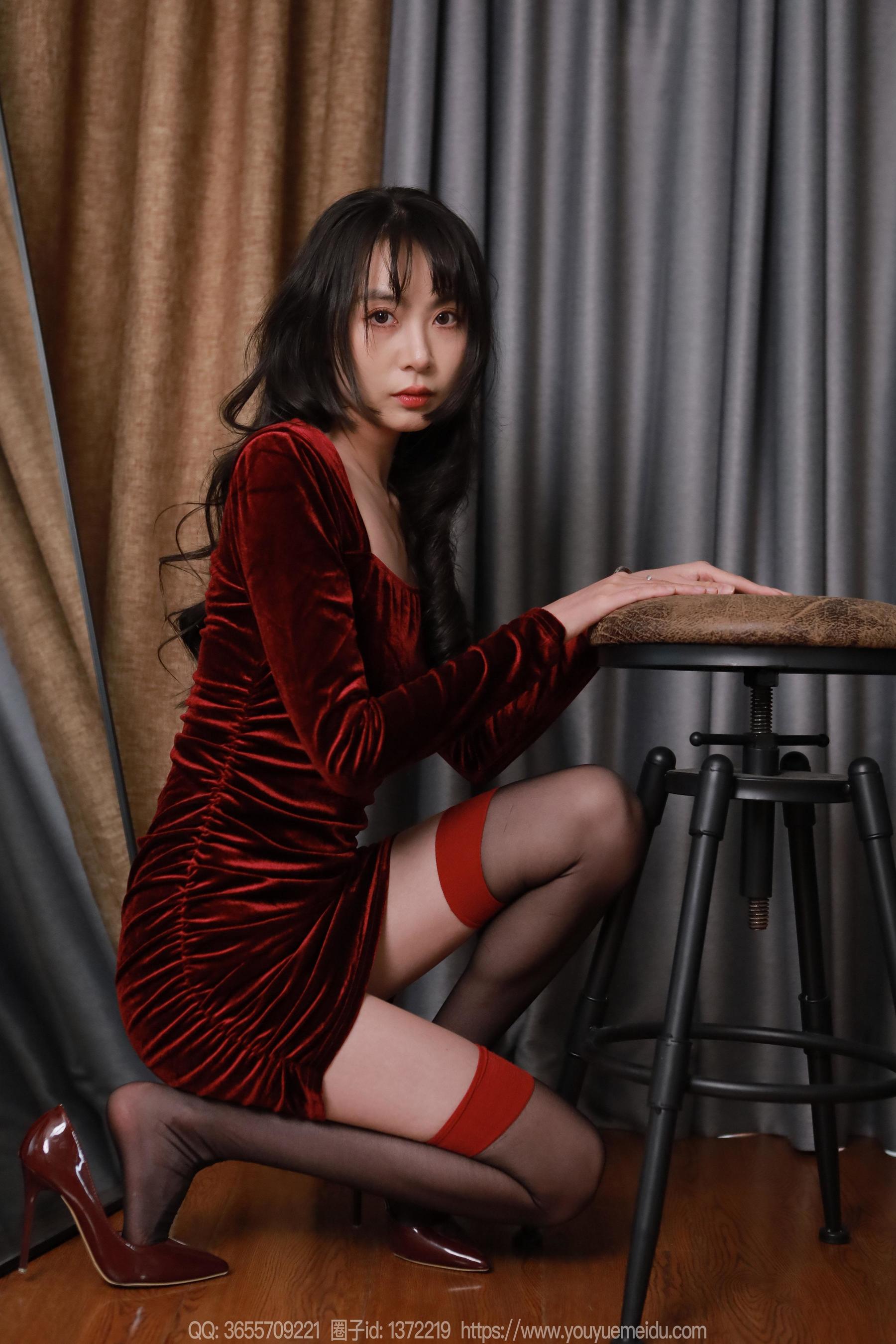 IESS异思趣向 - 模特： 团团 《魅力半筒斯》