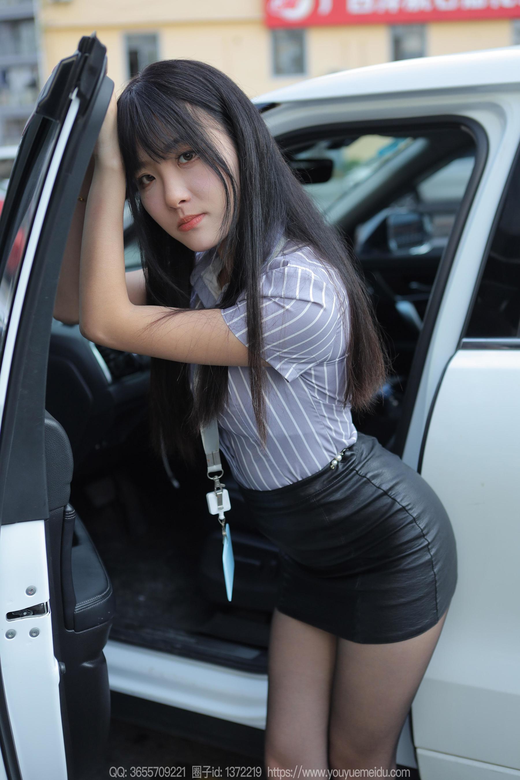 IESS异思趣向 - 模特： 婉萍 《超短皮裙》