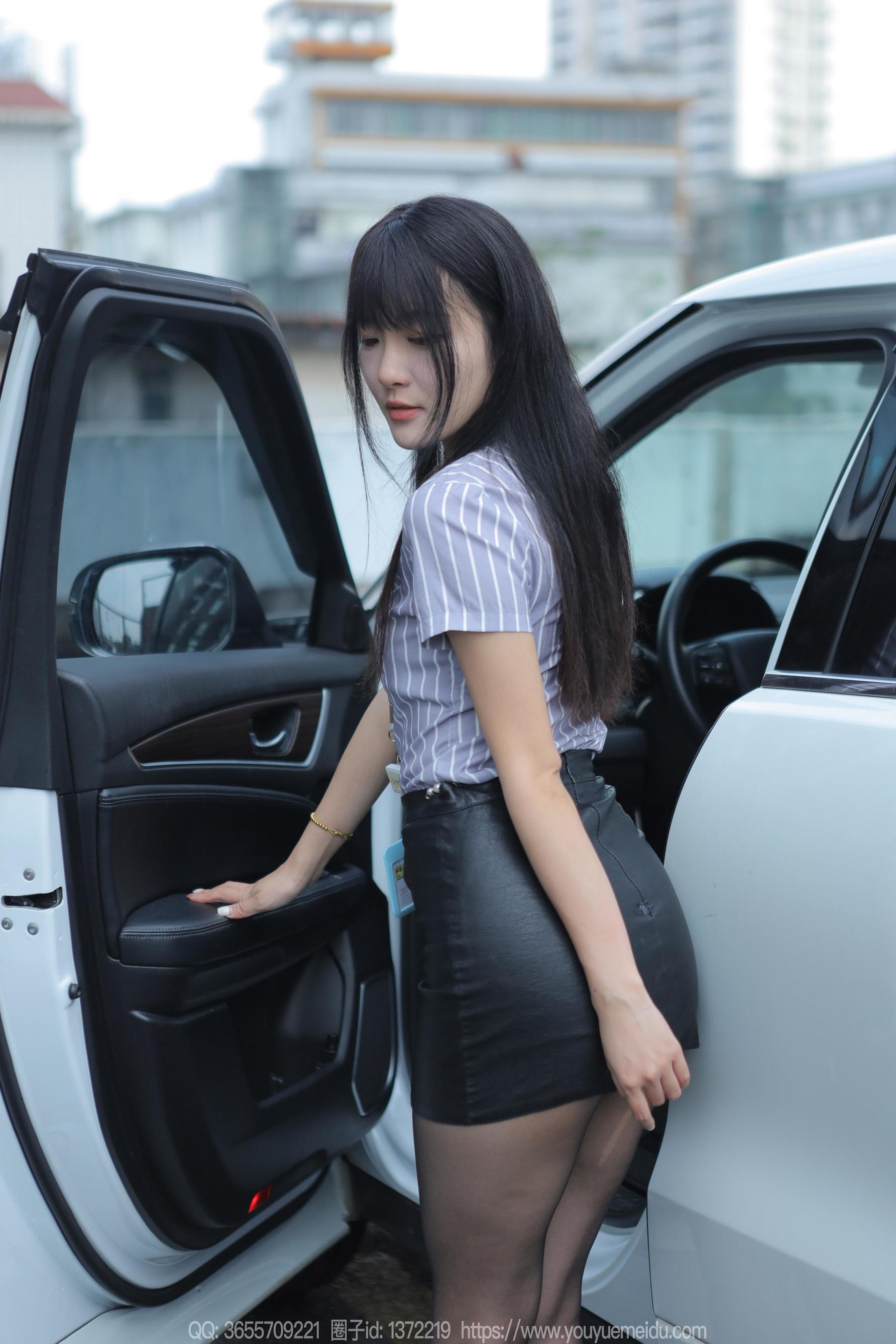 IESS异思趣向 - 模特： 婉萍 《超短皮裙》