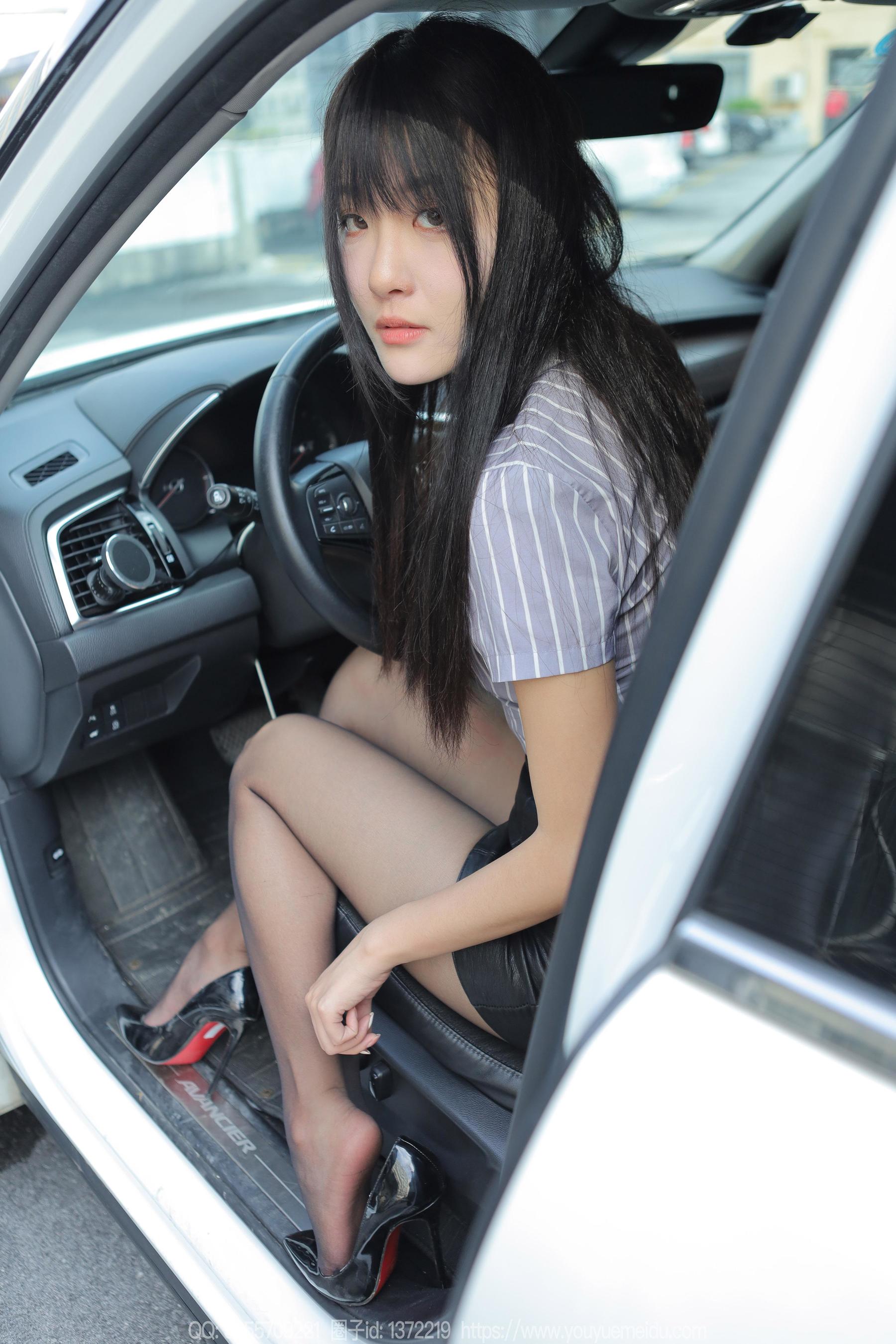 IESS异思趣向 - 模特： 婉萍 《超短皮裙》