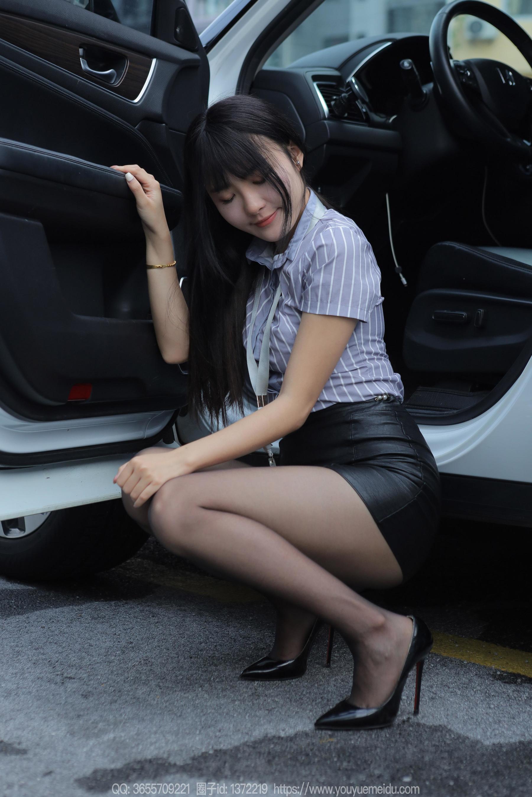 IESS异思趣向 - 模特： 婉萍 《超短皮裙》