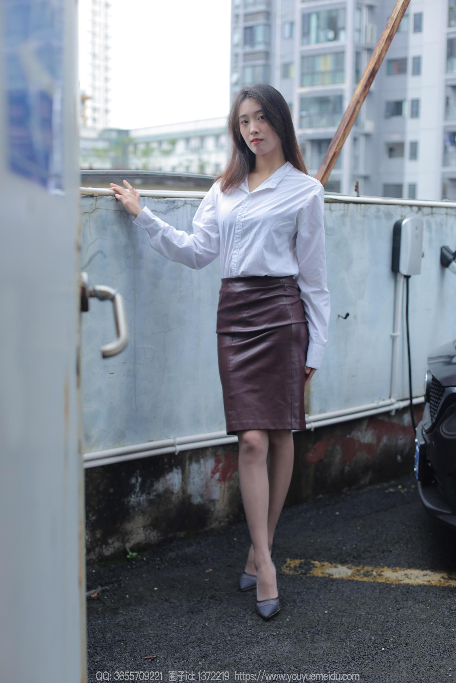 IESS异思趣向 - 模特： 小九 《停车跟随》
