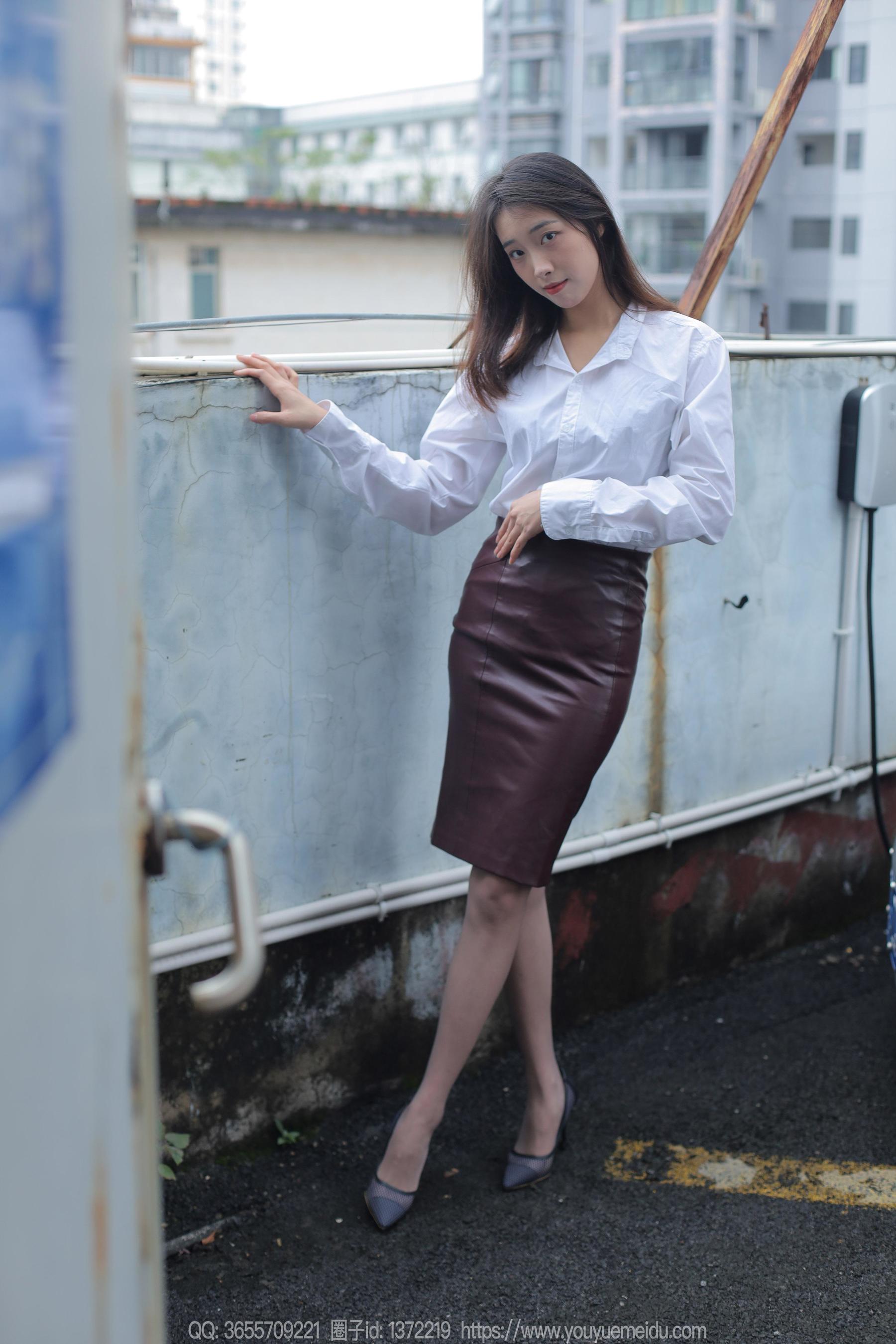 IESS异思趣向 - 模特： 小九 《停车跟随》