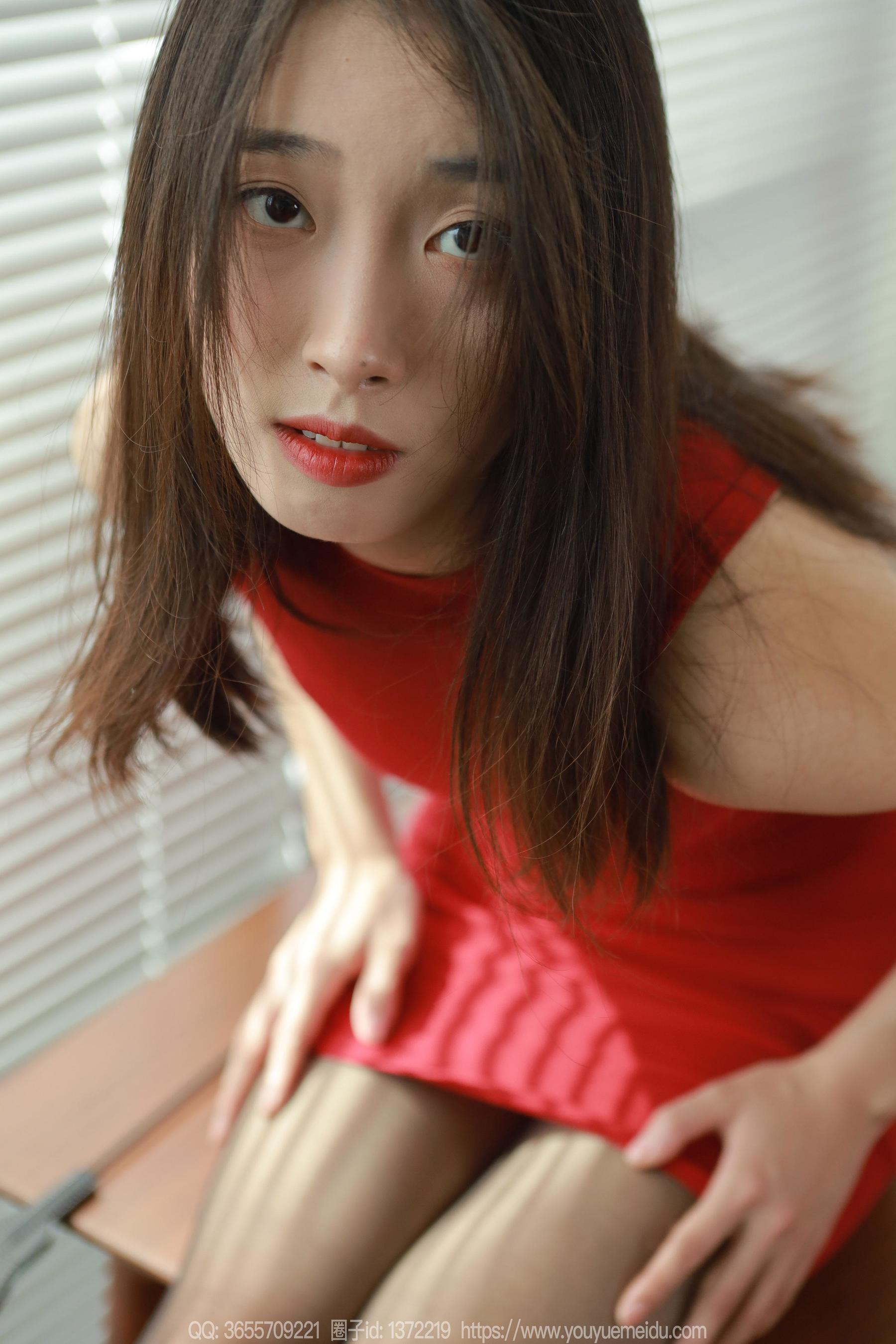 IESS异思趣向 - 模特： 小九 《红色包臀裙（下）》