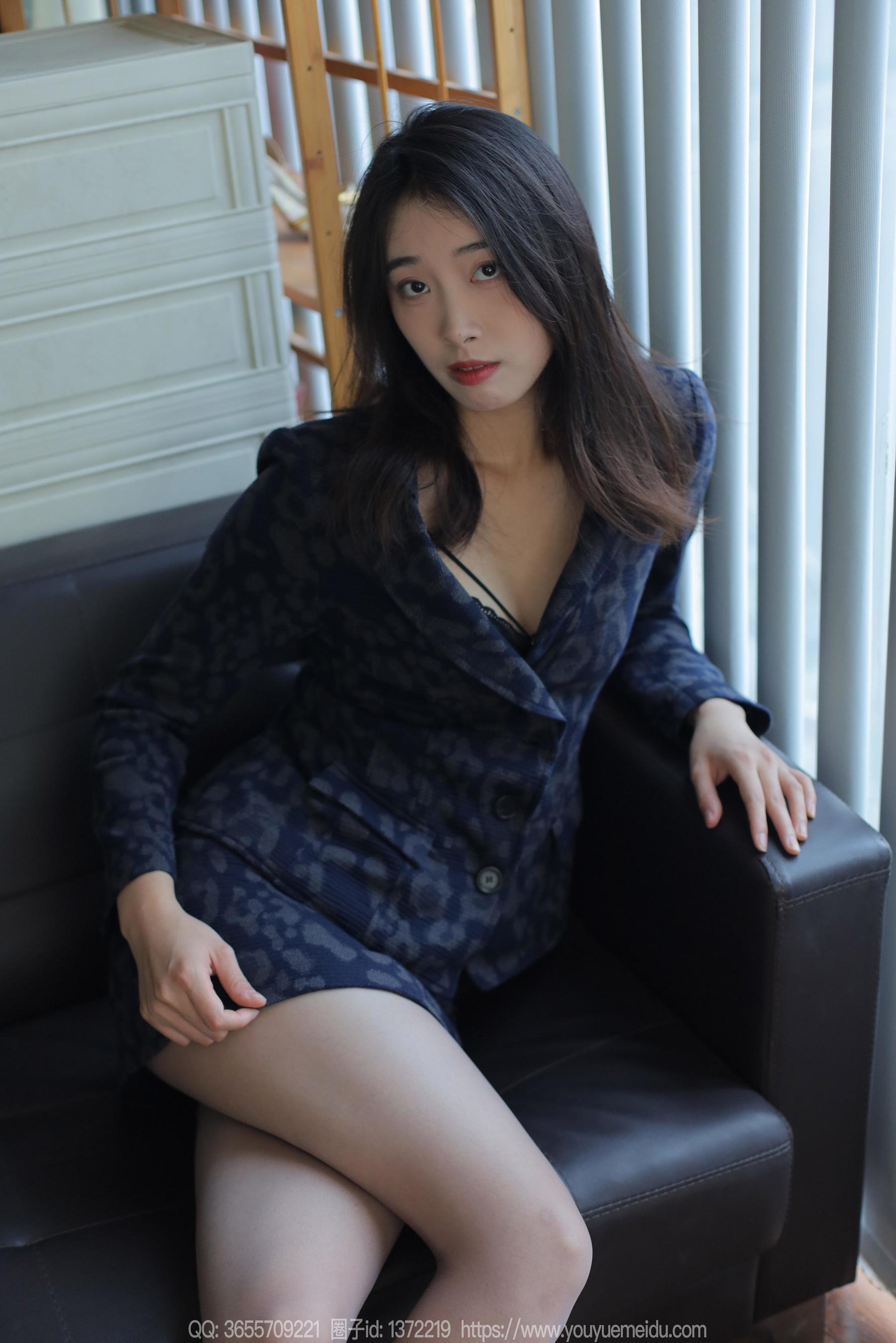 IESS异思趣向 - 模特： 小九 《诱人灰色》