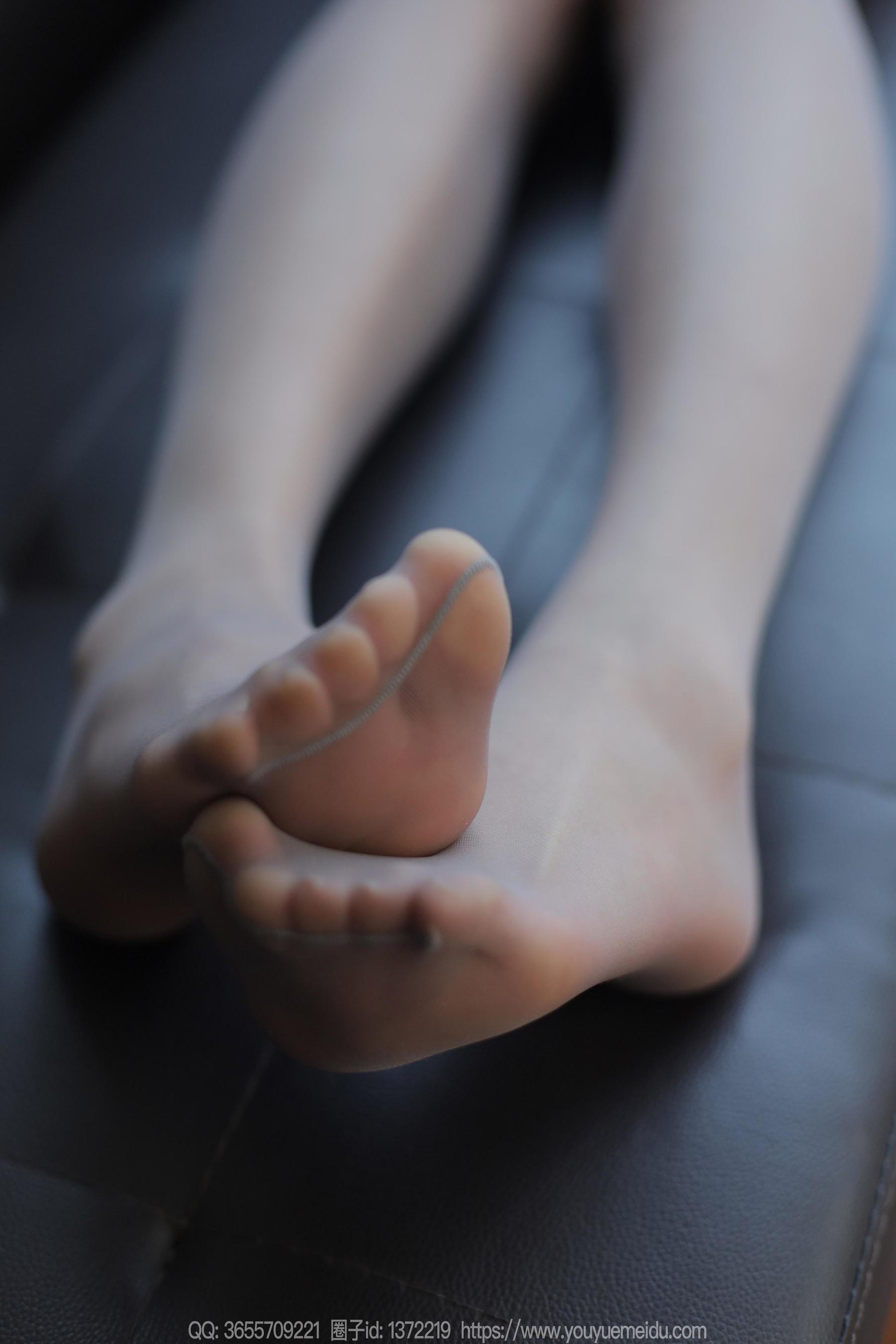 IESS异思趣向 - 模特： 小九 《诱人灰色》