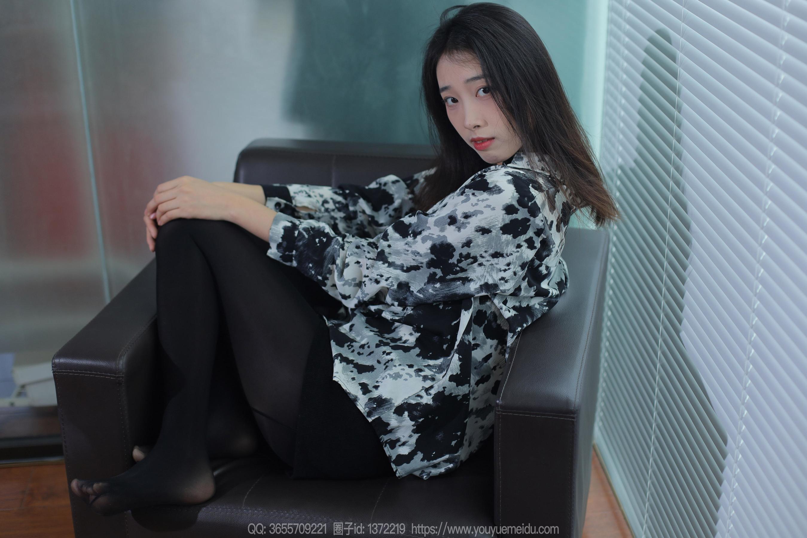IESS异思趣向 - 模特： 小九 《黑色厚袜》