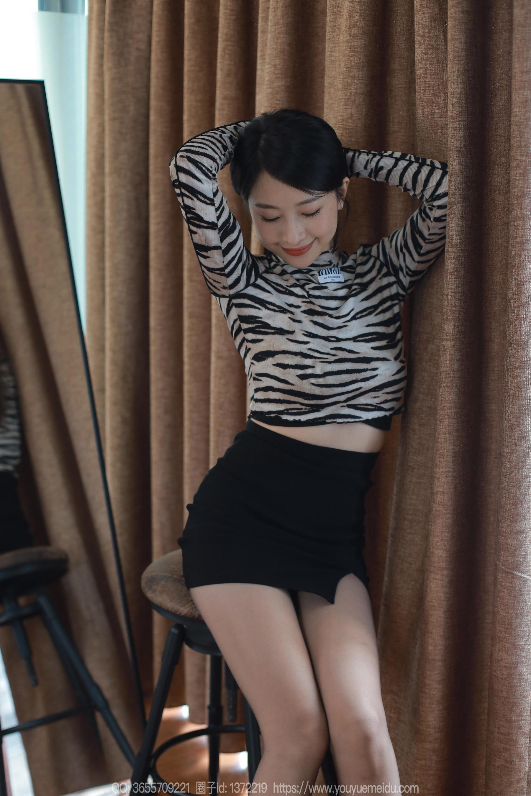 IESS异思趣向 - 模特： 小婕 《风情包臀裙》