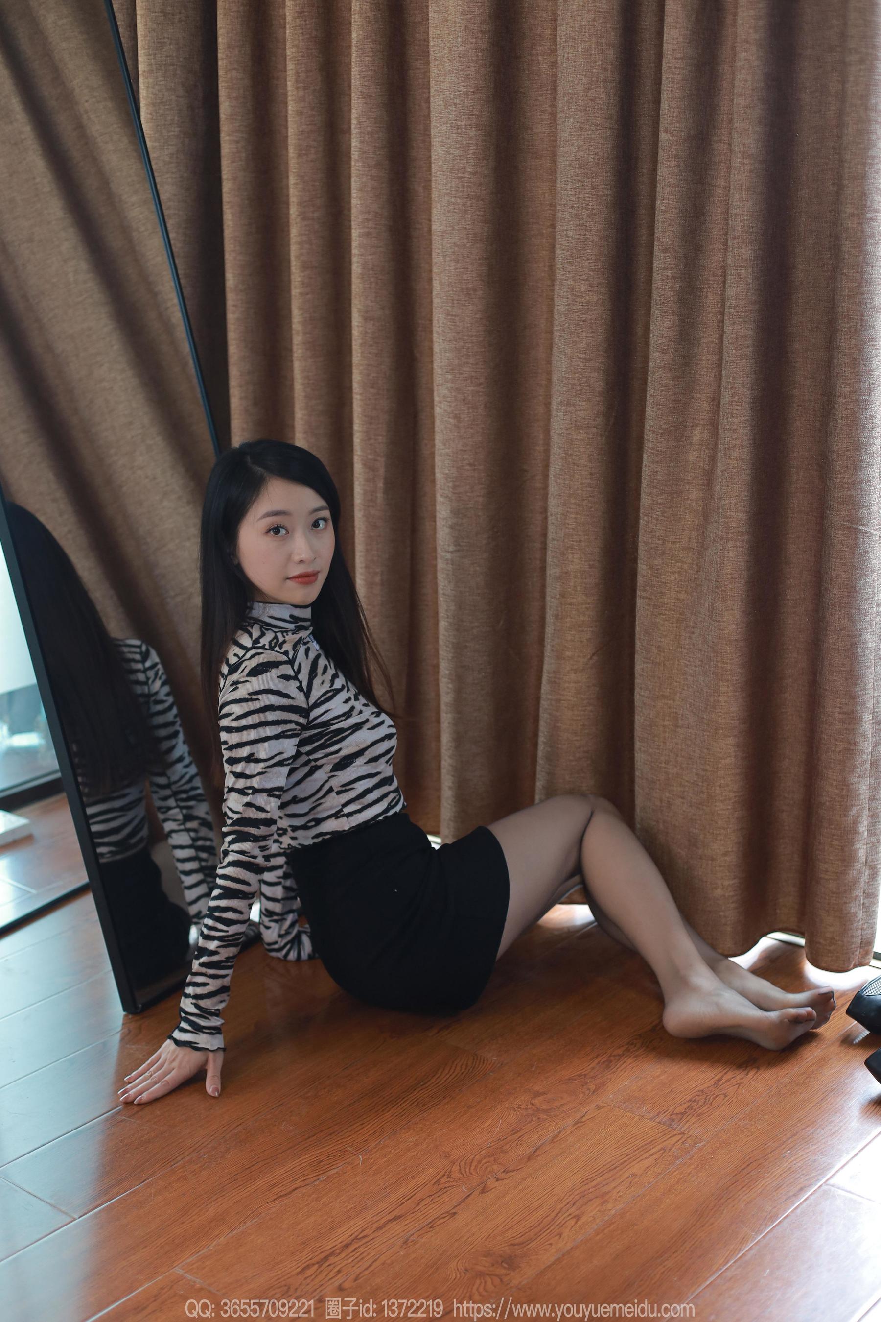 IESS异思趣向 - 模特： 小婕 《风情包臀裙》