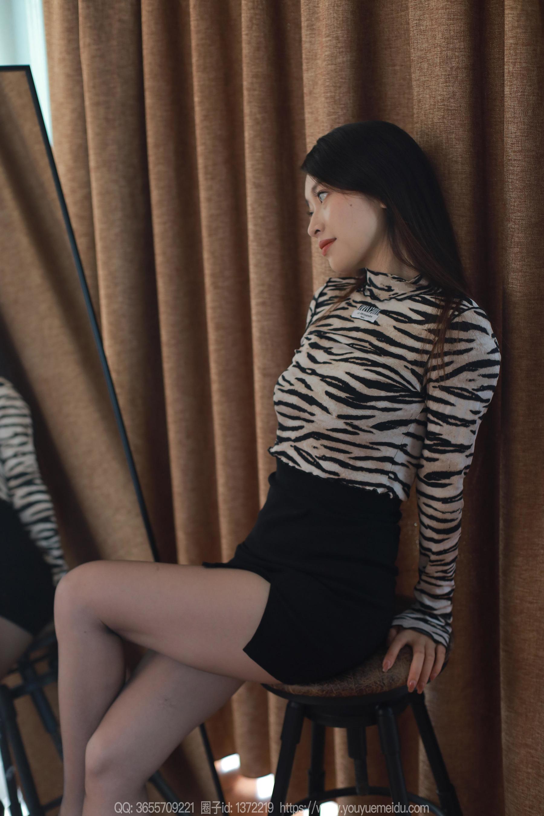IESS异思趣向 - 模特： 小婕 《风情包臀裙》