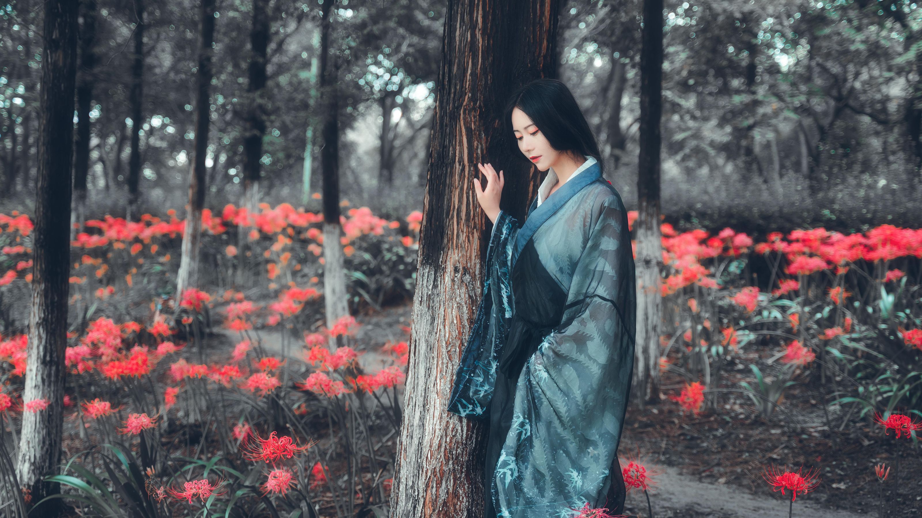 拿相机的执义 - 汉服古风写真彼岸花