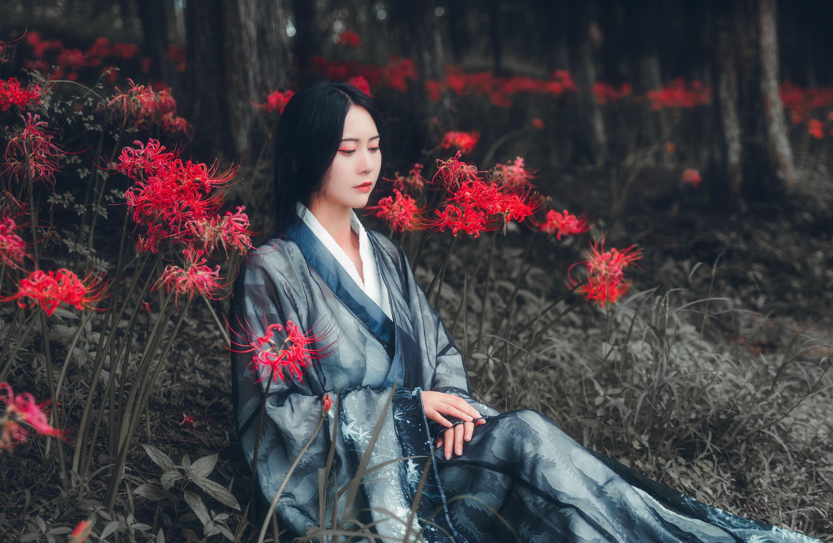拿相机的执义 - 汉服古风写真彼岸花