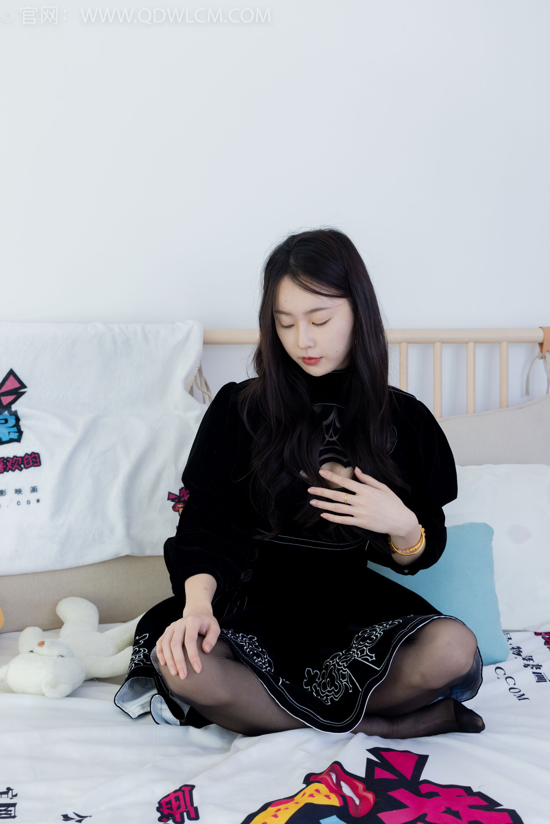 物恋传媒 No.1844 美兔 -有些答案不必等