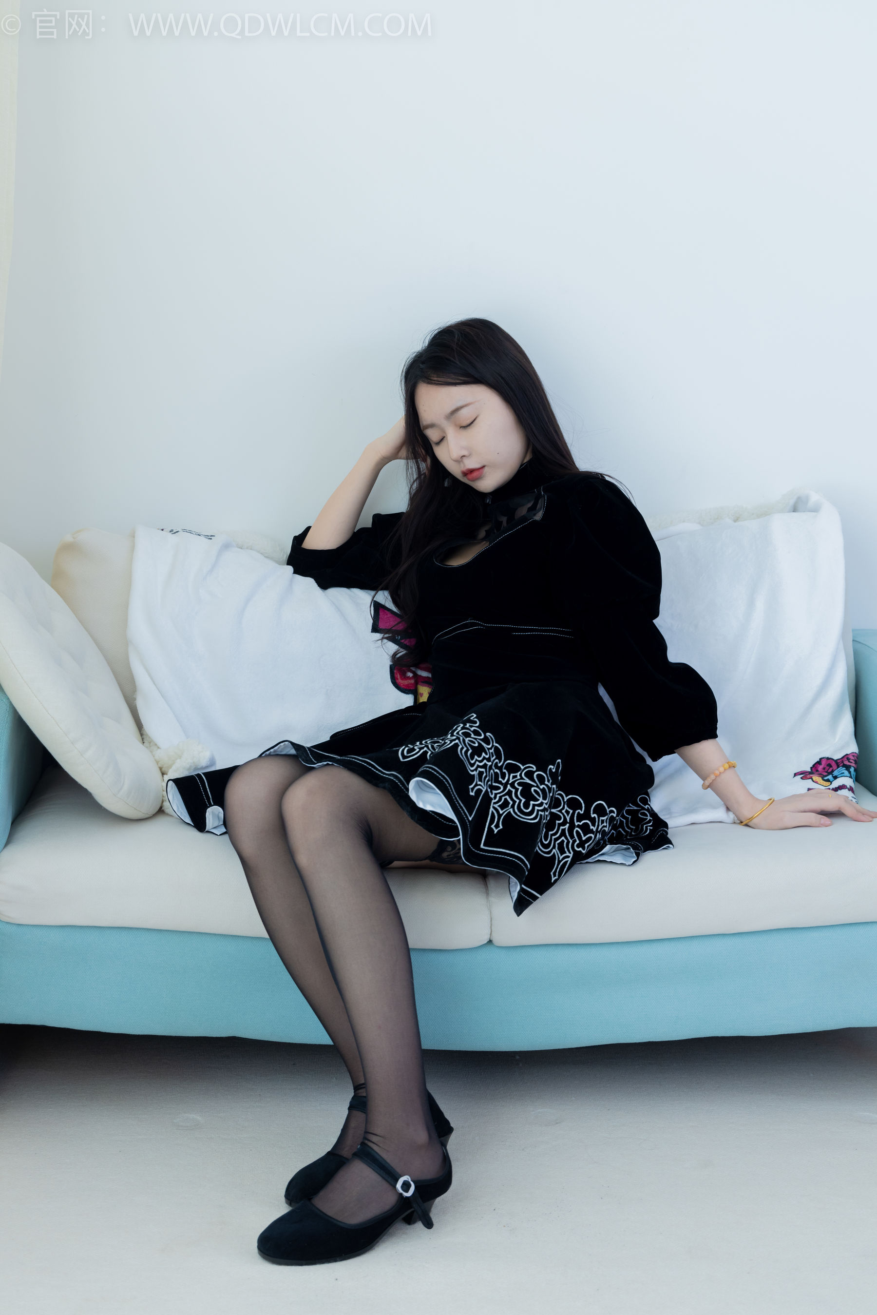 物恋传媒 No.1844 美兔 -有些答案不必等