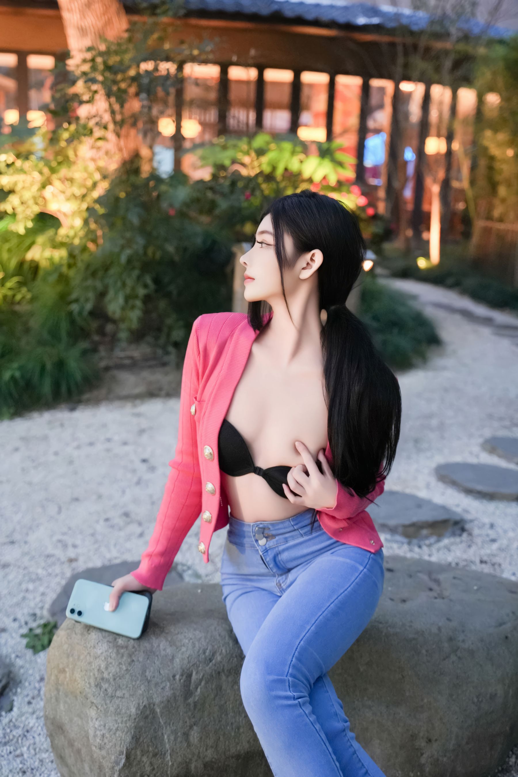龙雪儿 - 灰色瑜伽服