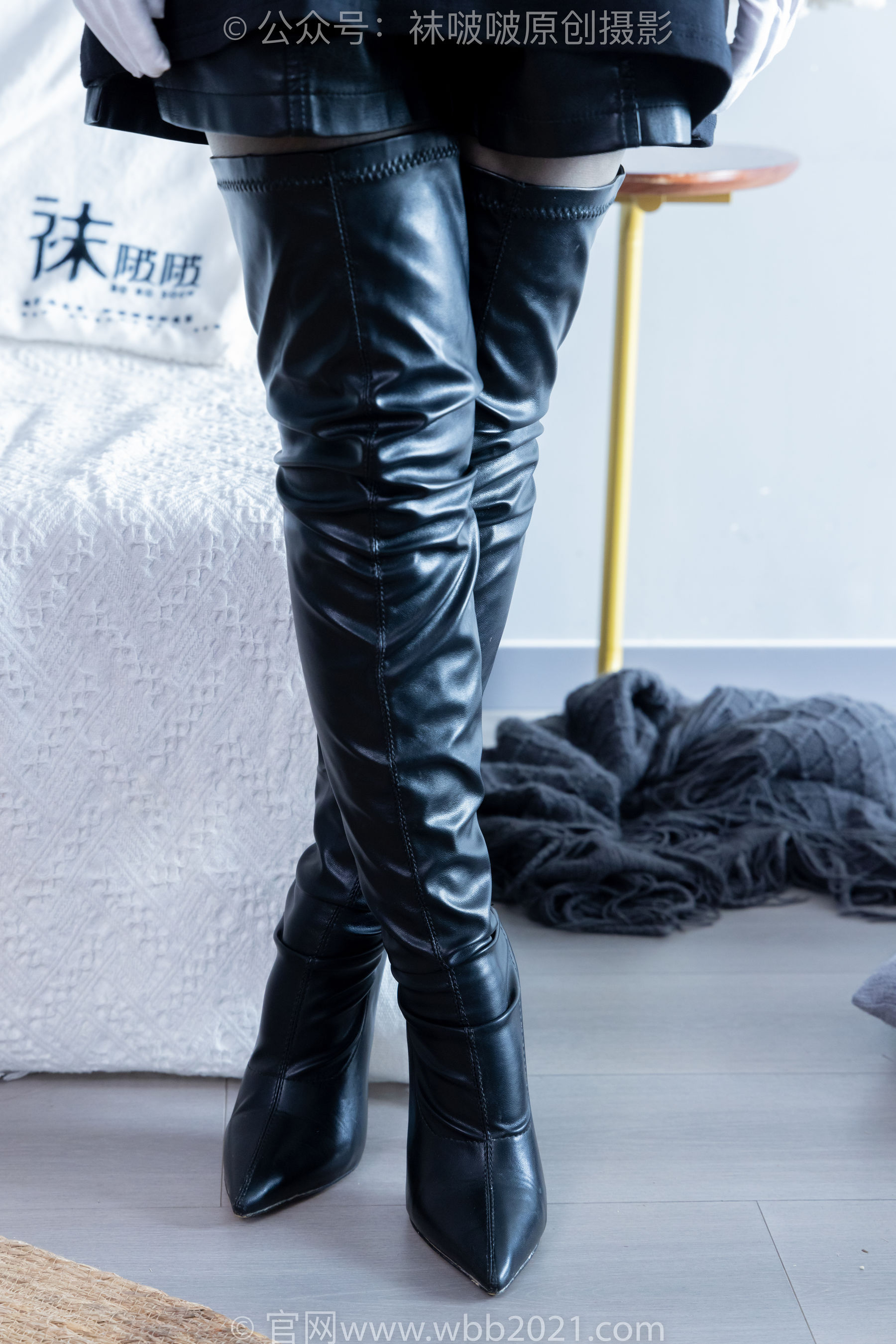 BoBoSocks袜啵啵 No.343 甜甜圈 -高跟长靴、黑丝打底、肉丝