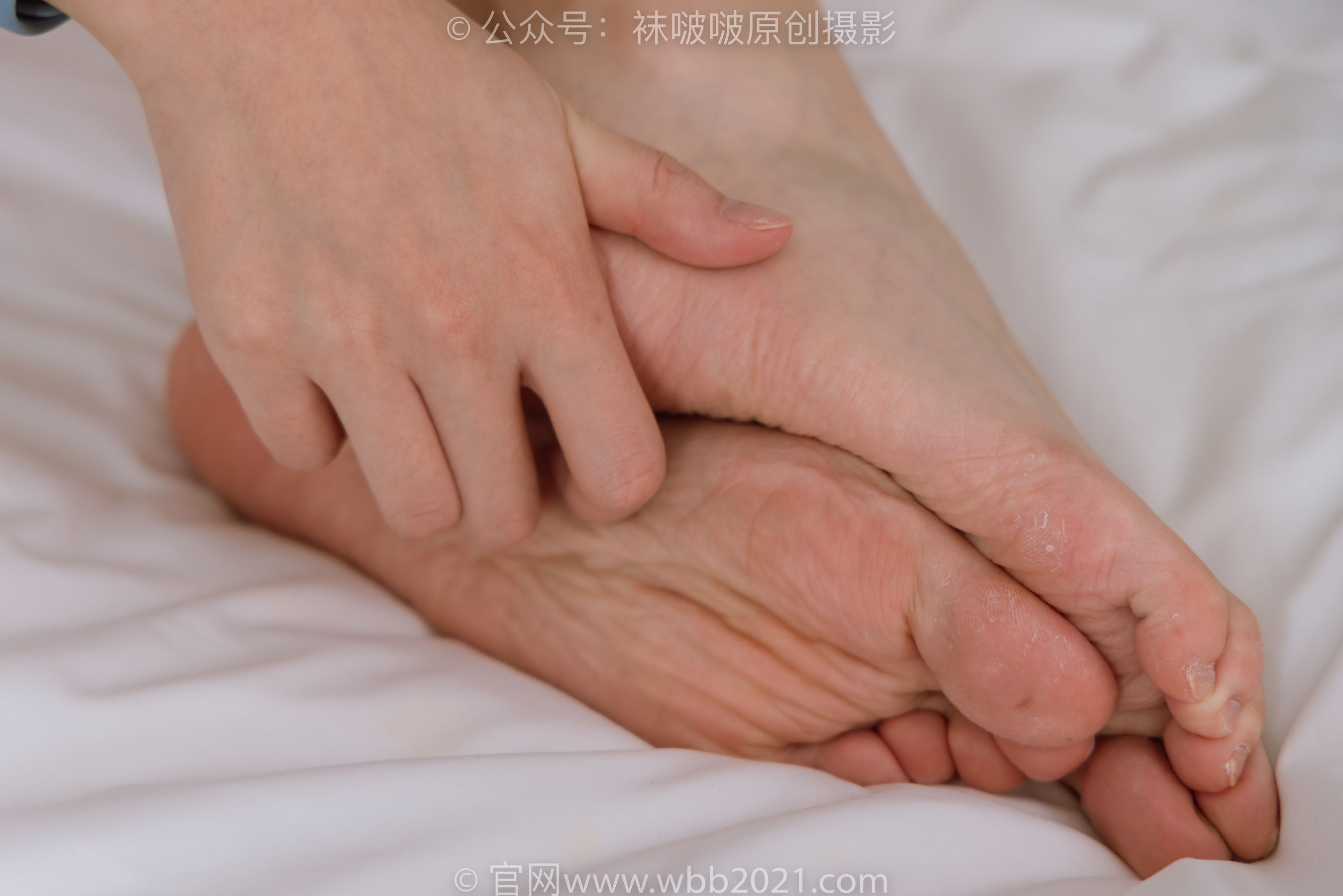 BoBoSocks袜啵啵 No.348 小甜豆 -两双高跟鞋、厚白丝大腿袜、裸足