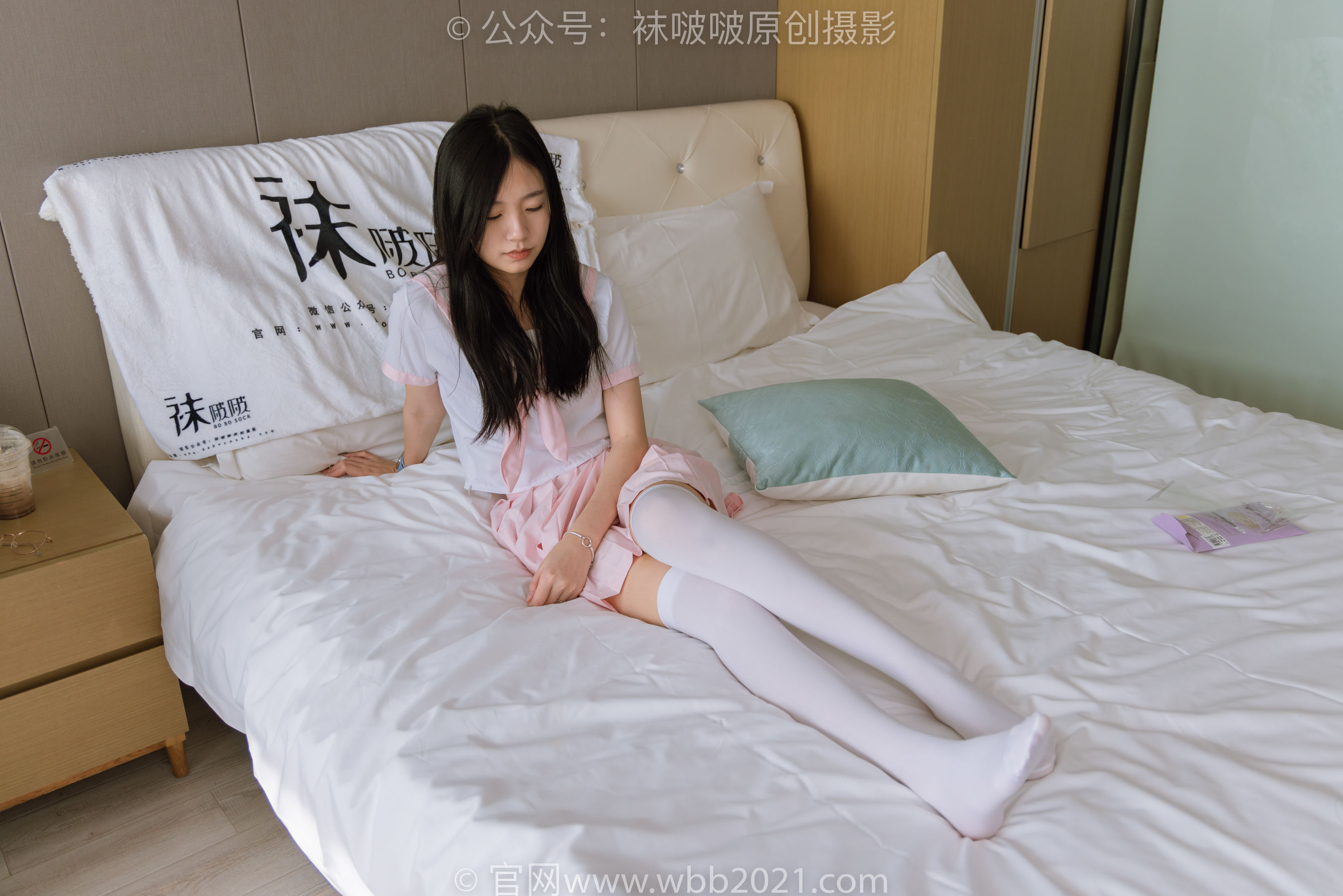 BoBoSocks袜啵啵 No.348 小甜豆 -两双高跟鞋、厚白丝大腿袜、裸足