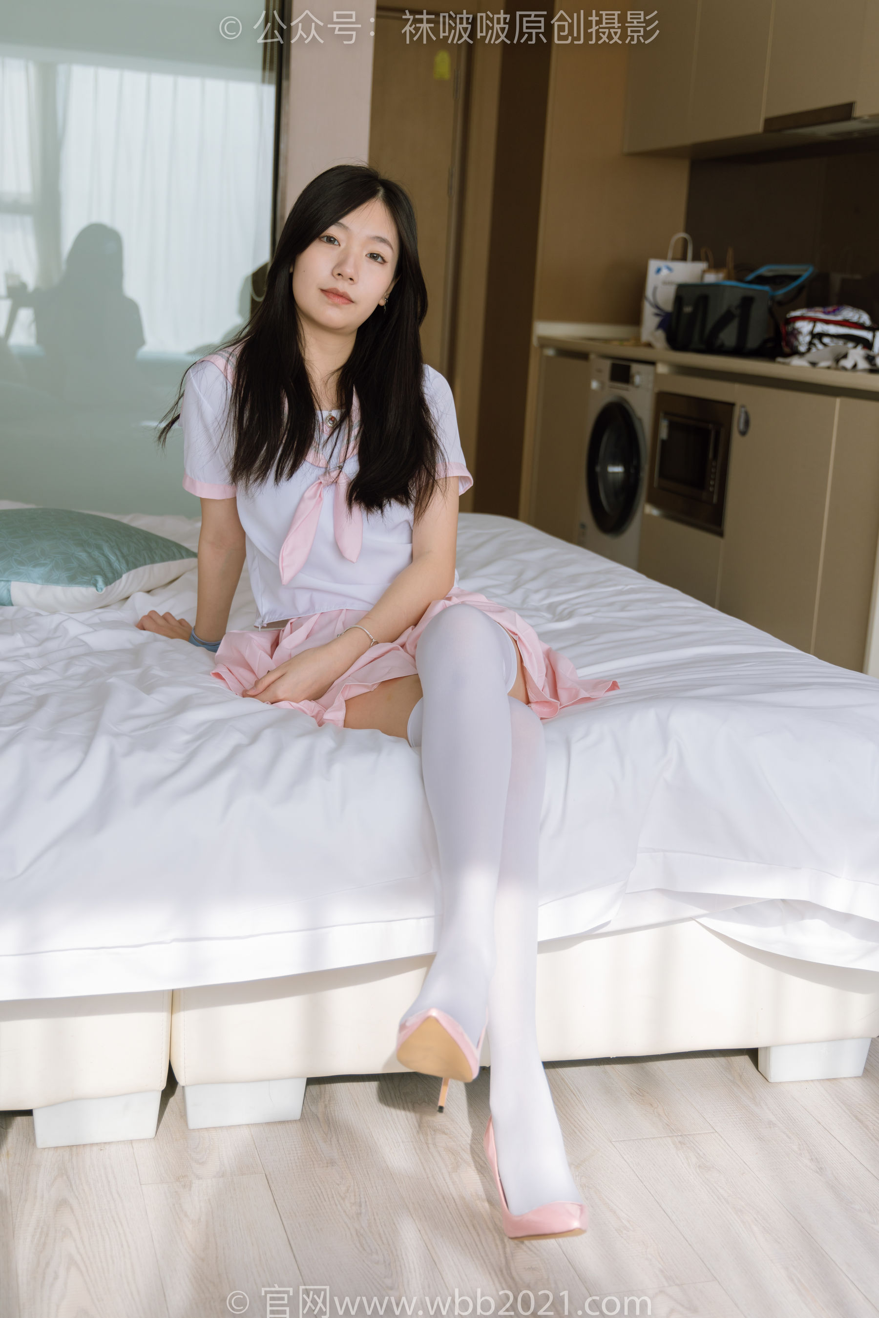BoBoSocks袜啵啵 No.348 小甜豆 -两双高跟鞋、厚白丝大腿袜、裸足