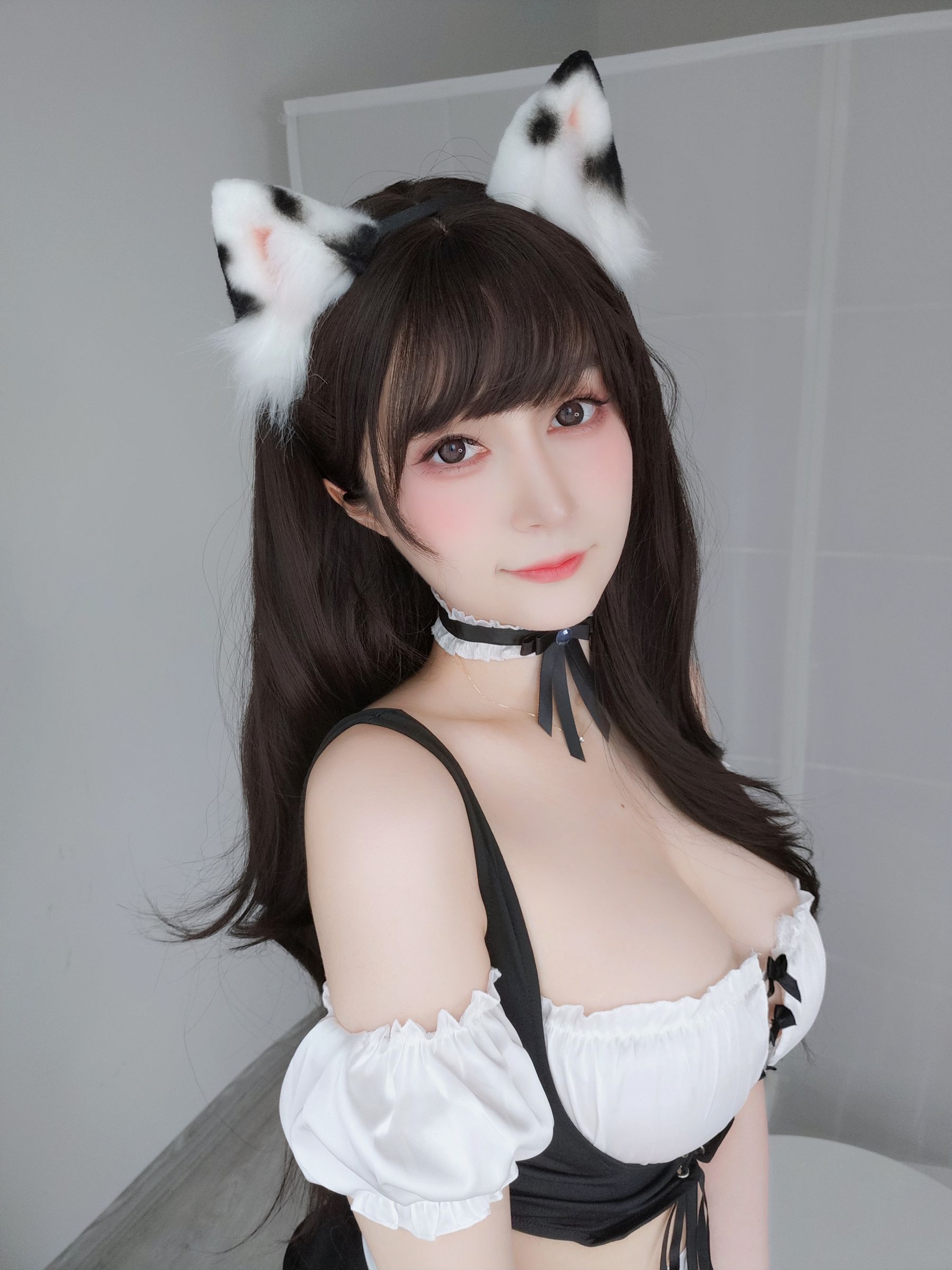 Coser小姐姐 白银 [fantia] 2023年04月 红色上衣
