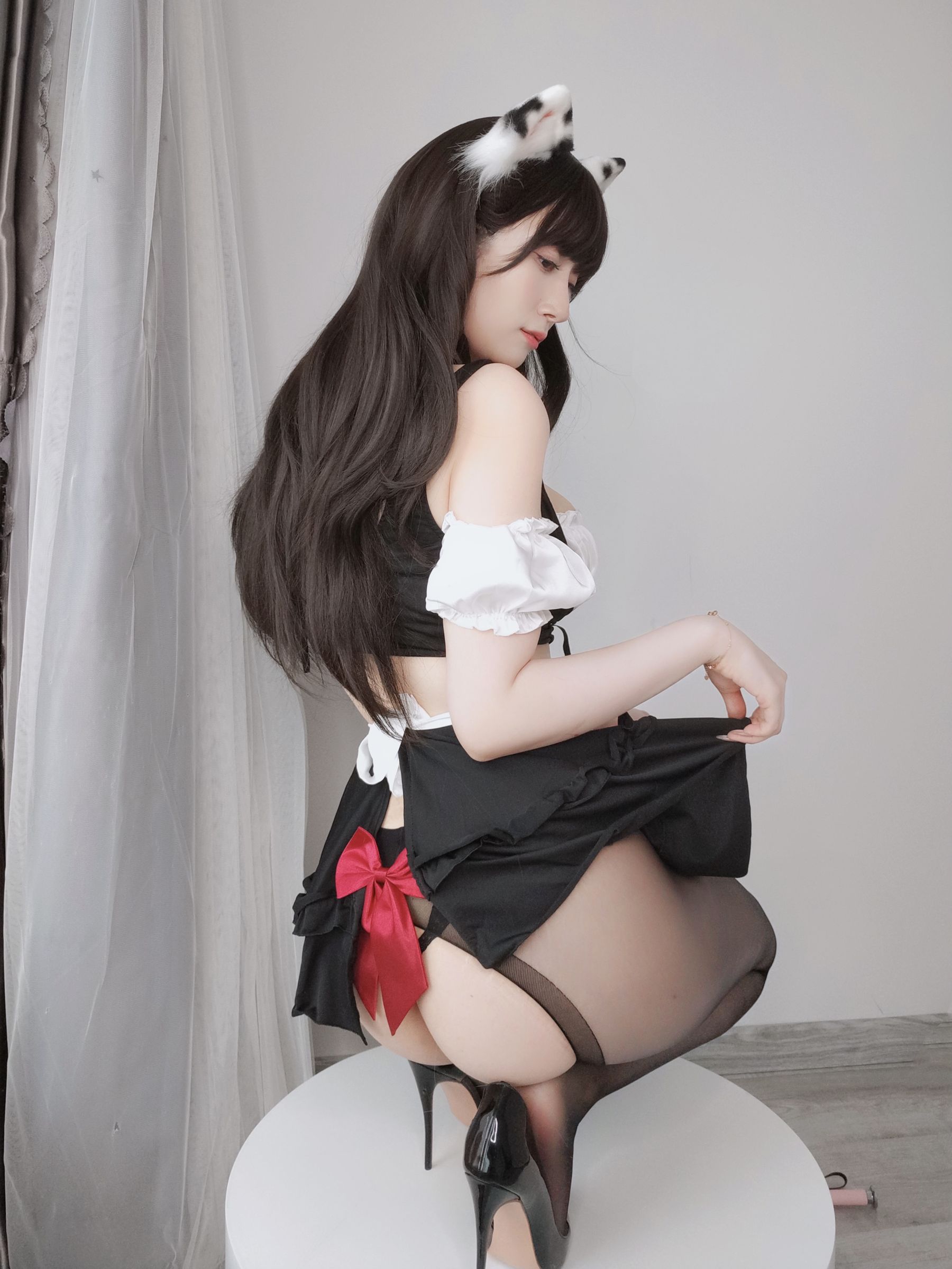 Coser小姐姐 白银 [fantia] 2023年04月 红色上衣
