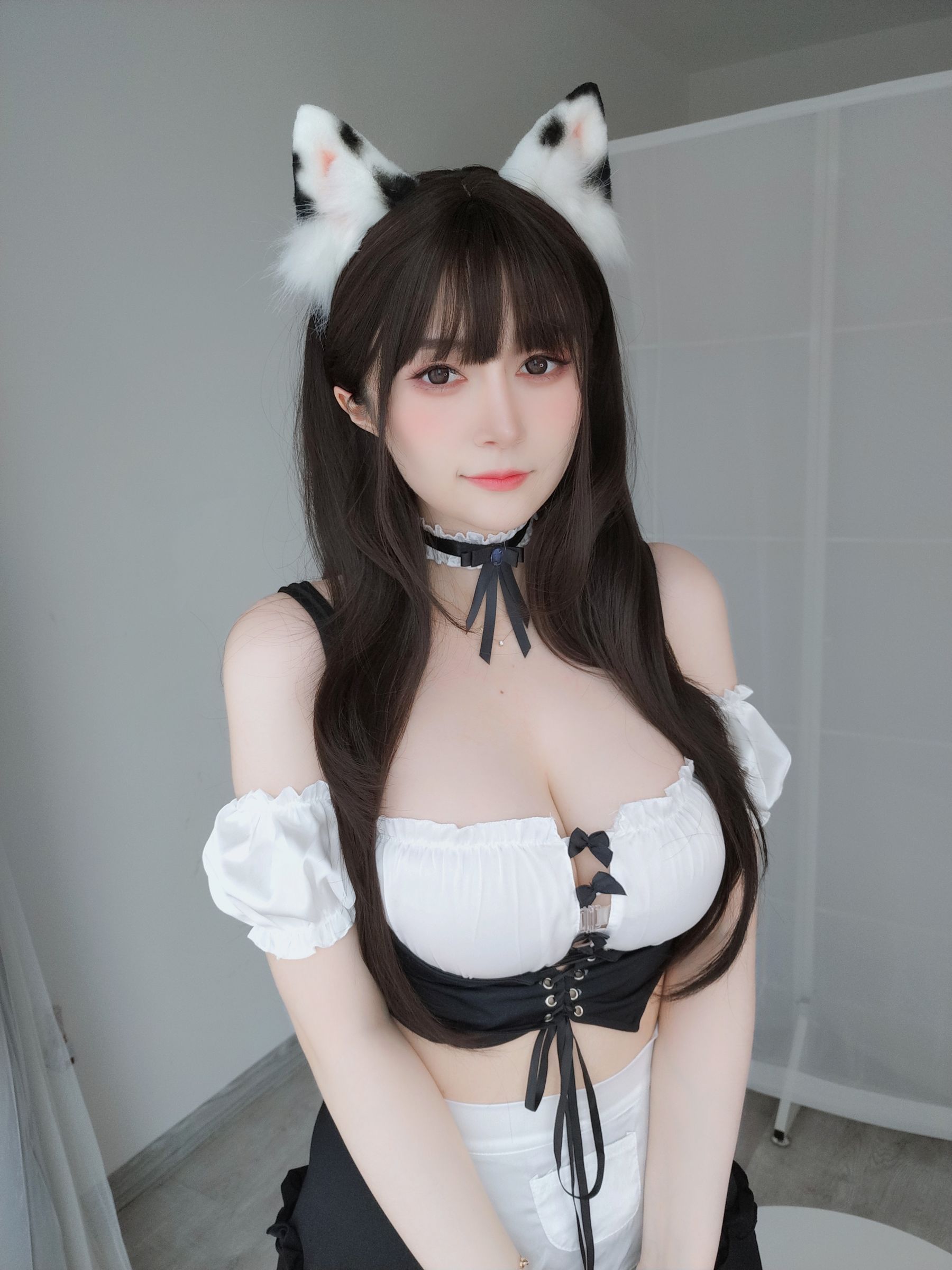 Coser小姐姐 白银 [fantia] 2023年04月 红色上衣