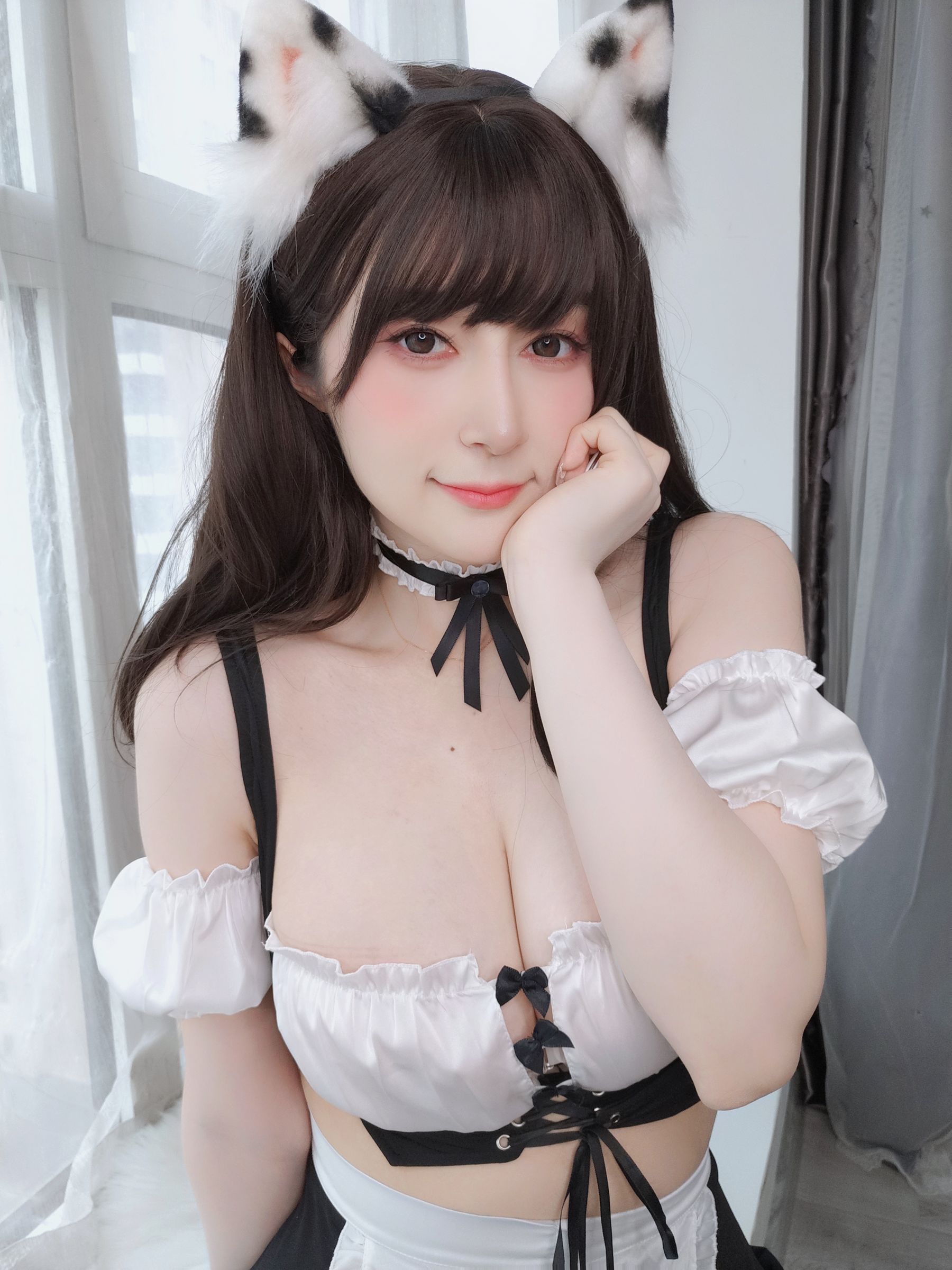 Coser小姐姐 白银 [fantia] 2023年04月 红色上衣