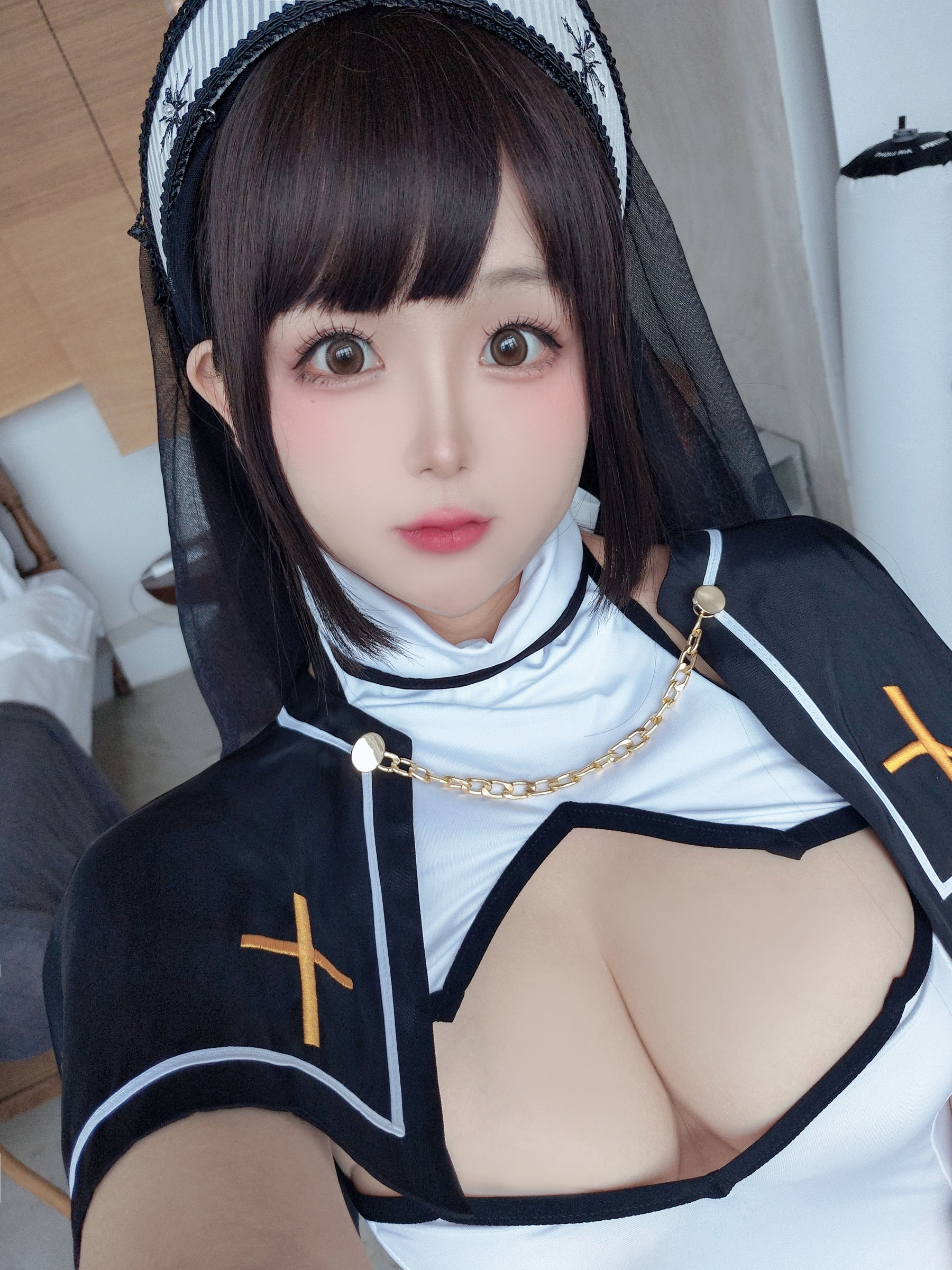 Cosplay 日奈娇 - 圣洁修女
