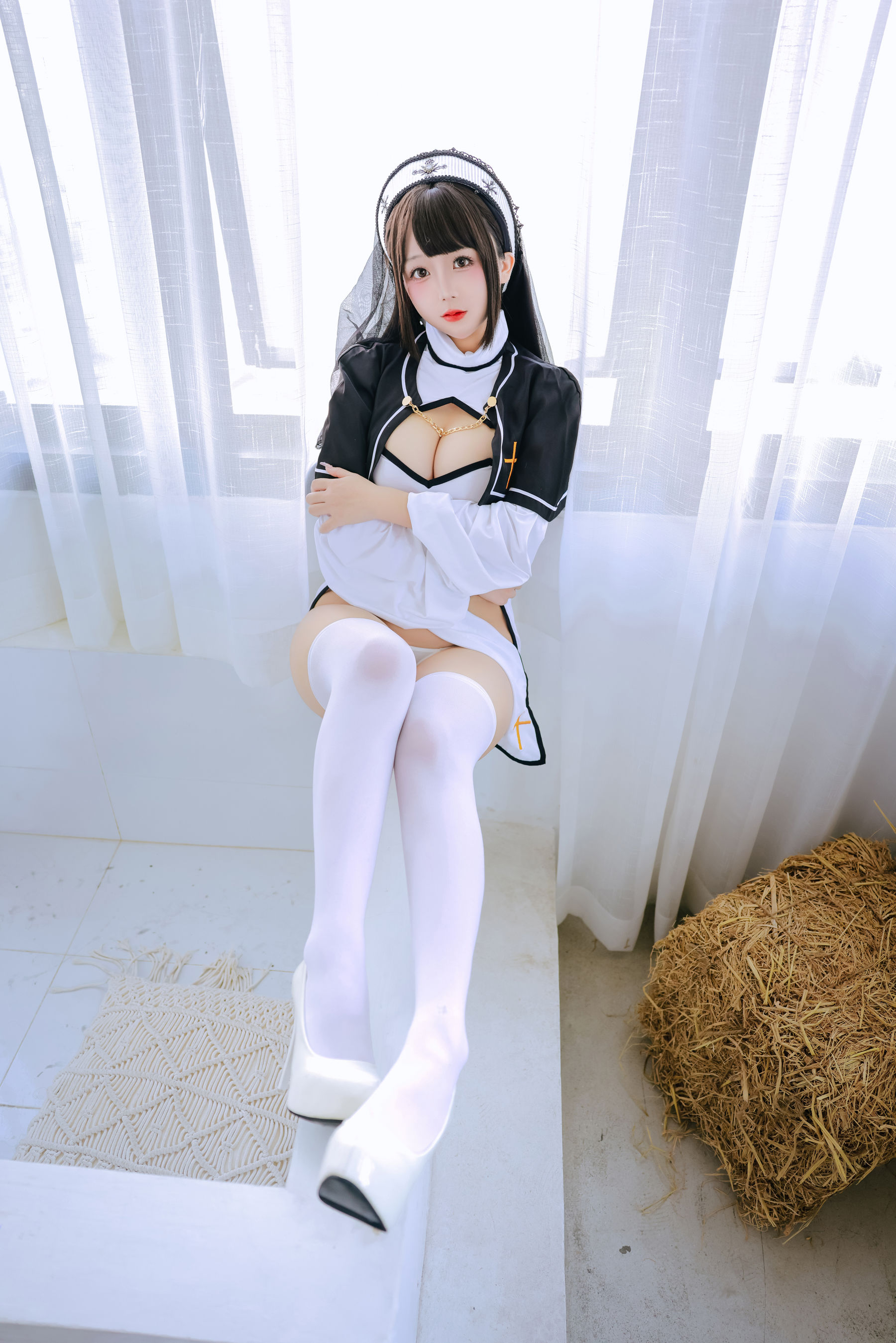 Cosplay 日奈娇 - 圣洁修女
