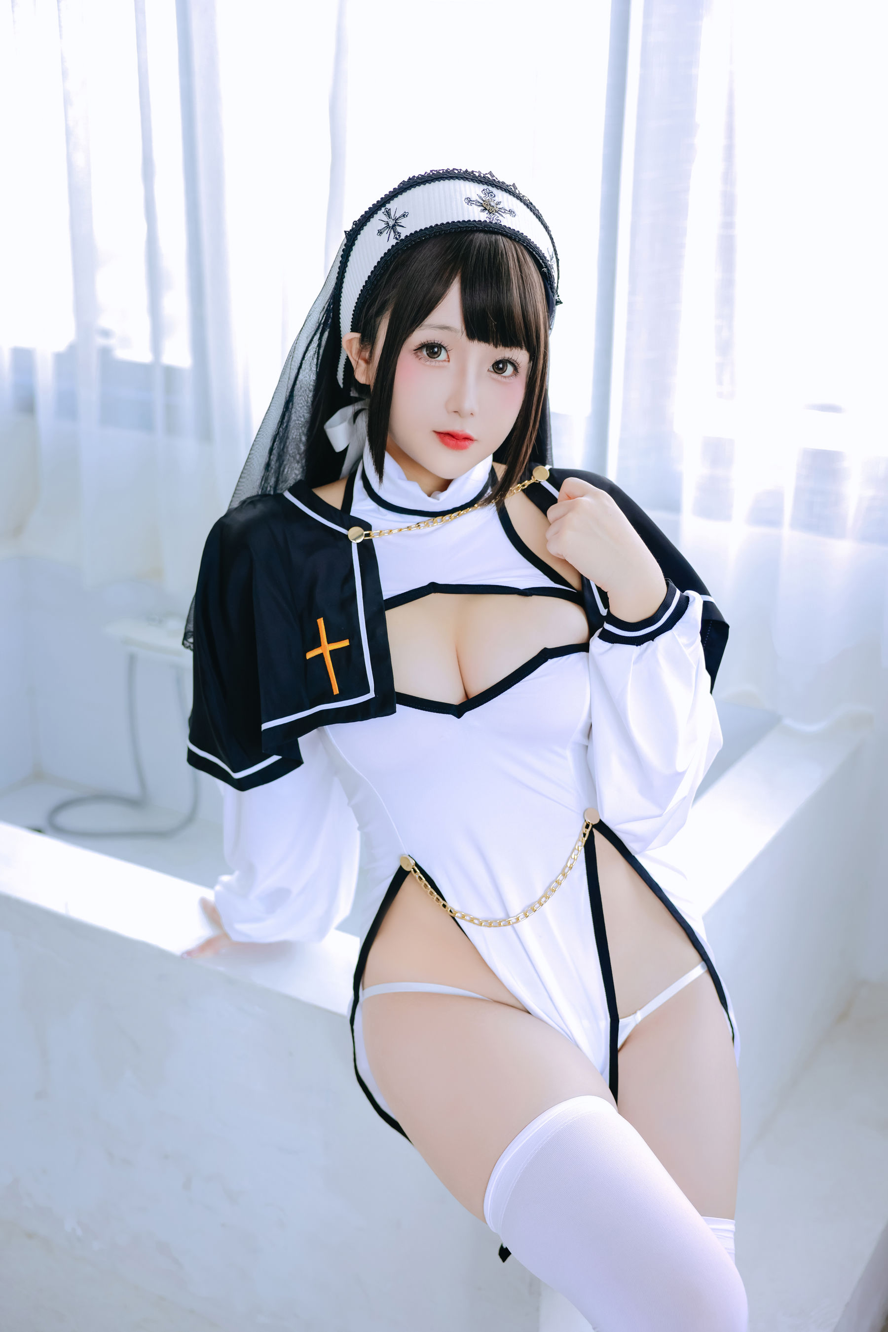 Cosplay 日奈娇 - 圣洁修女