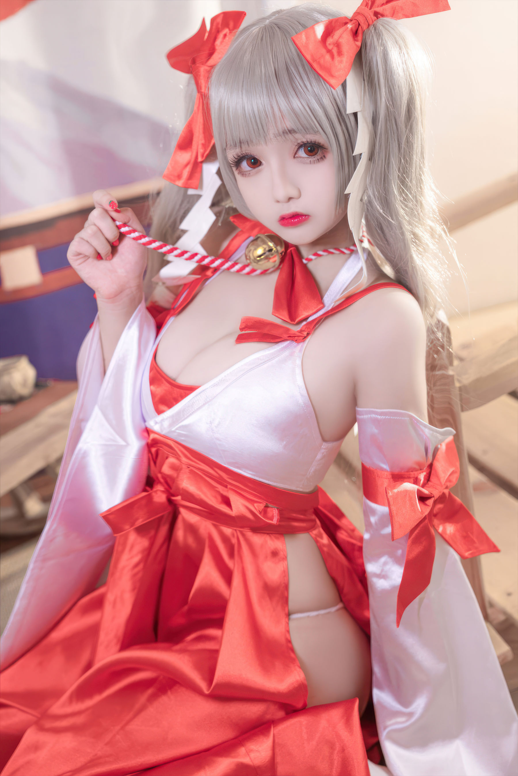Cosplay 日奈娇 - 碧蓝航线 可畏巫女