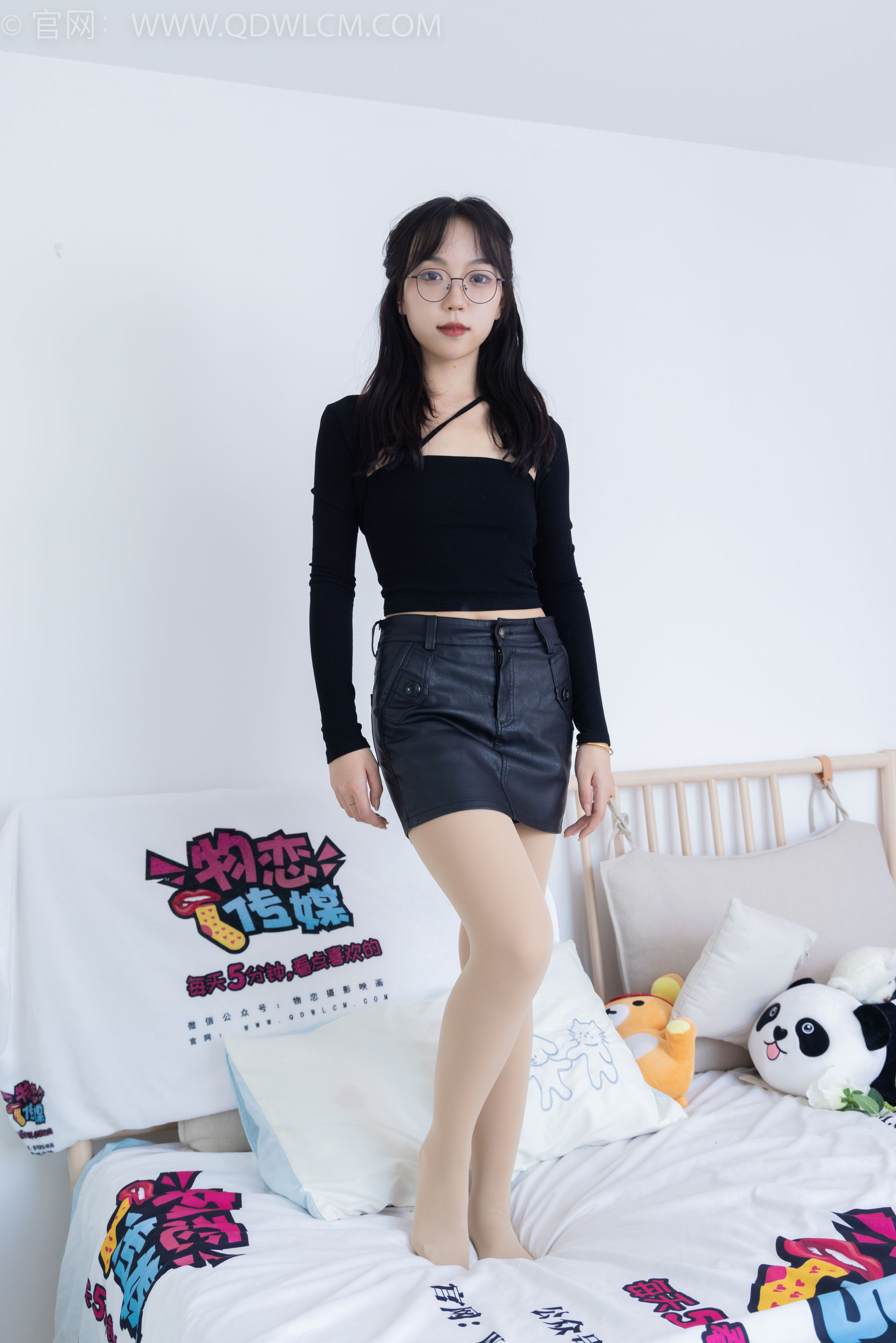 物恋传媒 No.1886 纱纱 -乌鸦飞吧