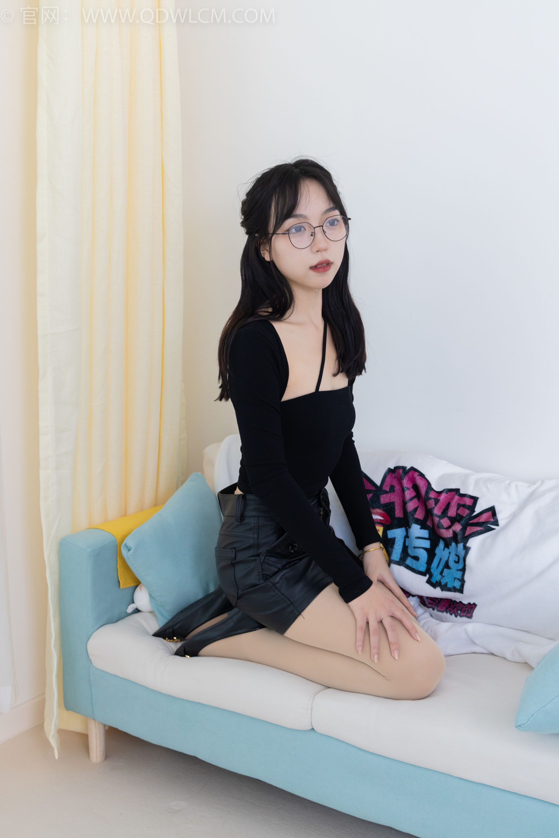 物恋传媒 No.1886 纱纱 -乌鸦飞吧