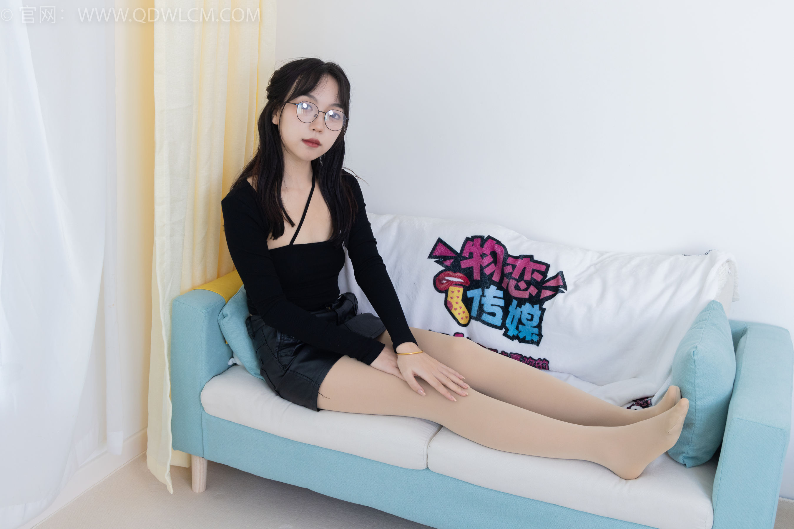 物恋传媒 No.1886 纱纱 -乌鸦飞吧