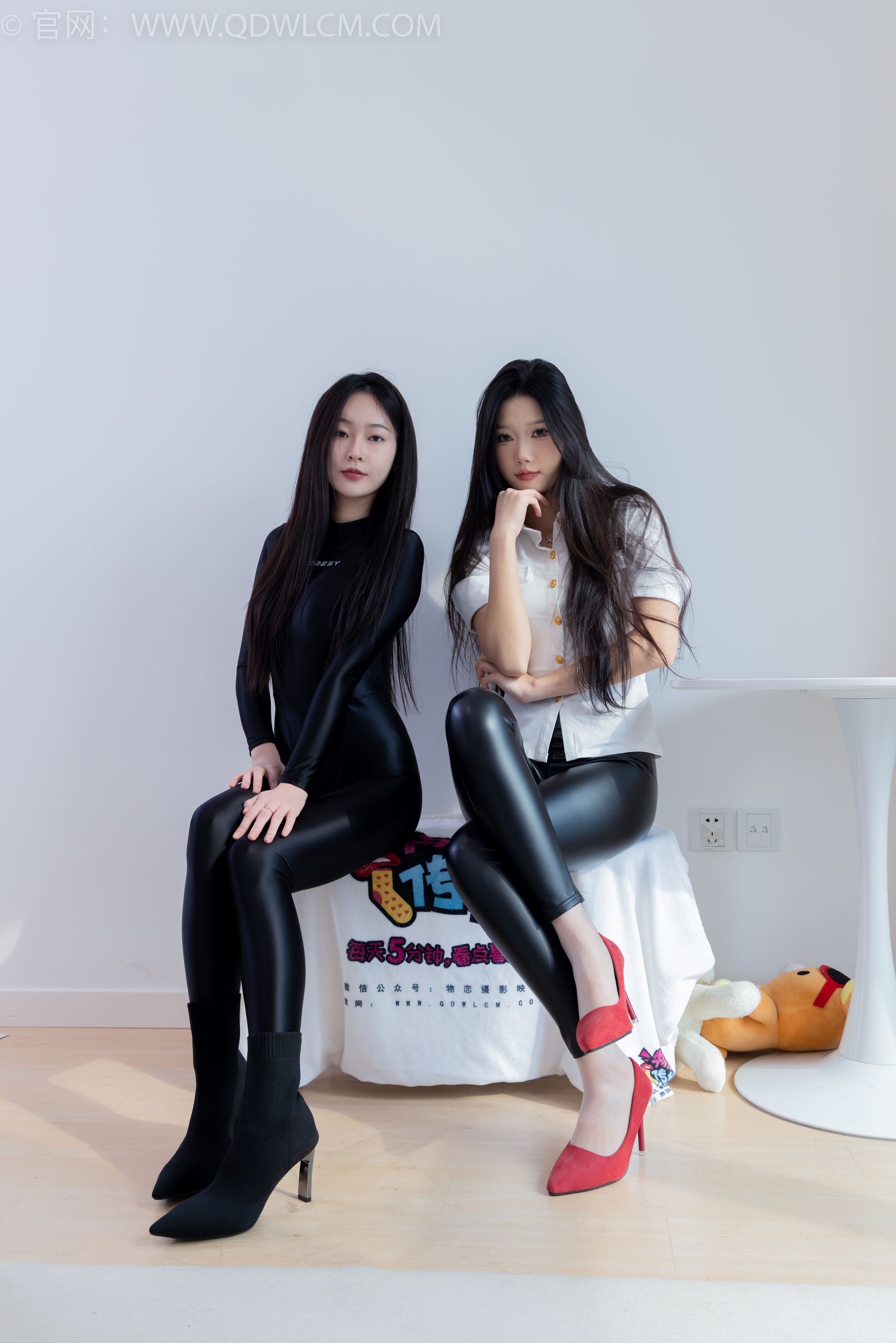 物恋传媒 No.1887 小竹&美兔 -黑白分明