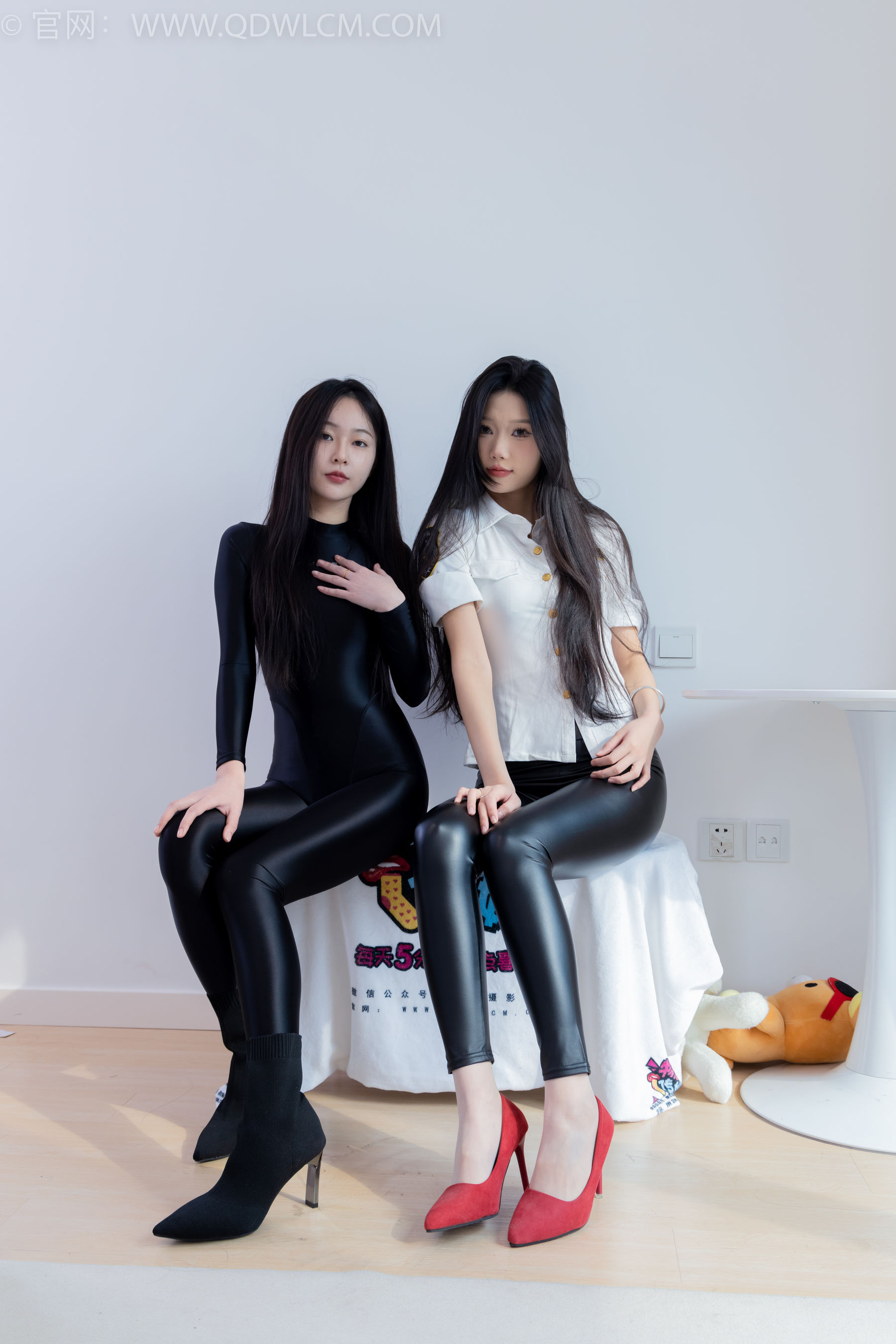 物恋传媒 No.1887 小竹&美兔 -黑白分明