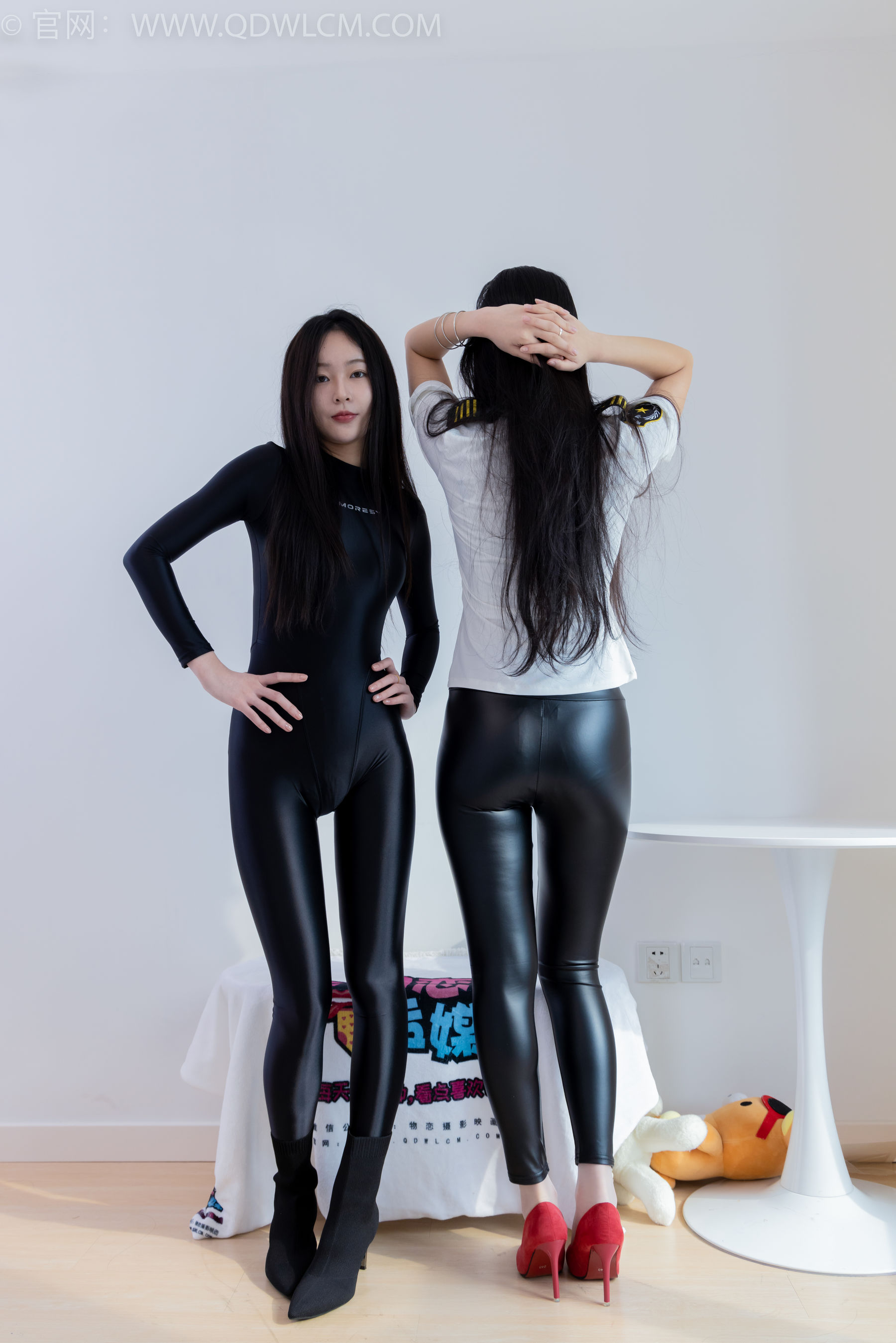 物恋传媒 No.1887 小竹&美兔 -黑白分明