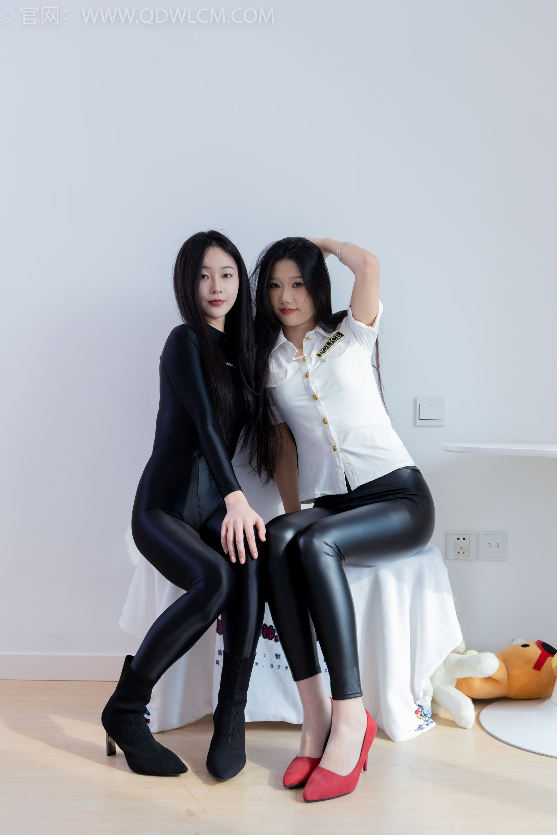 物恋传媒 No.1887 小竹&美兔 -黑白分明