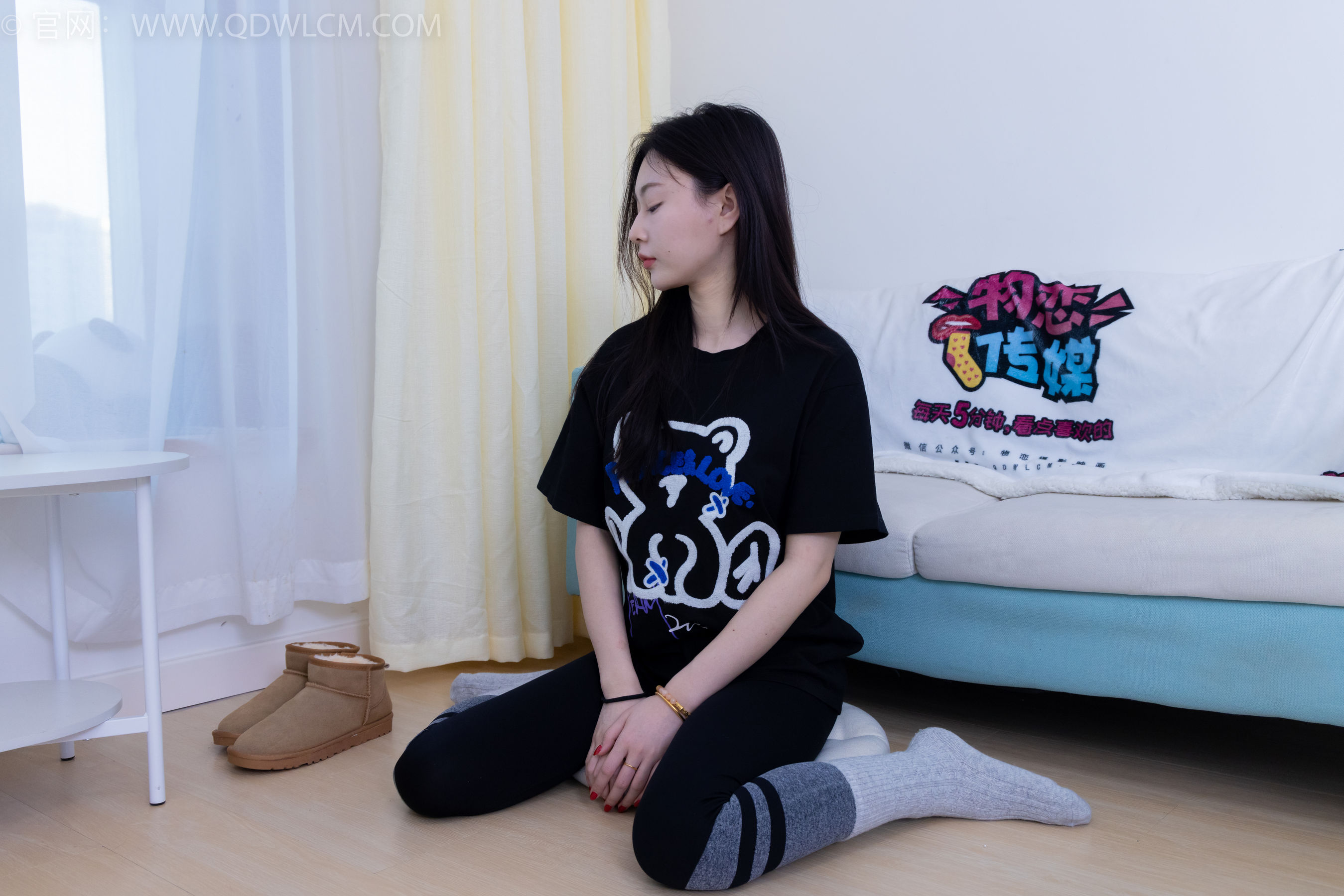 物恋传媒 No.1912 美兔 -踏青之旅