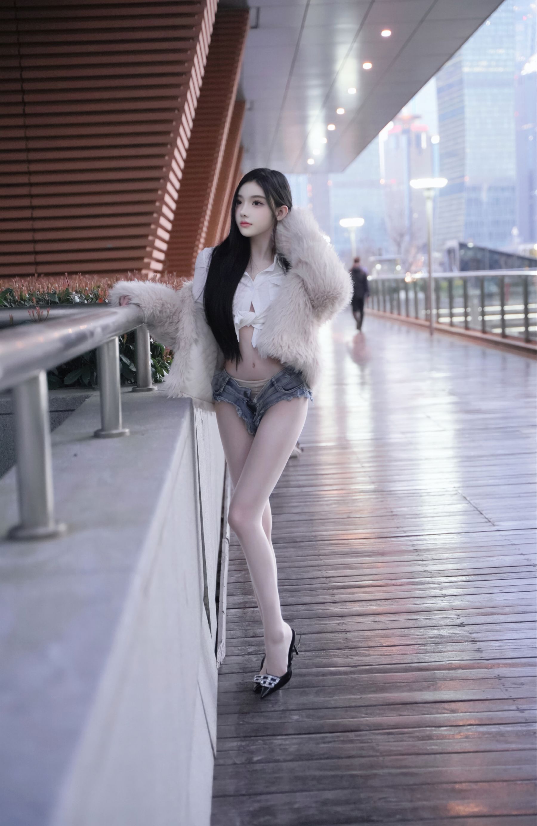 龙雪儿 - 牛仔短裤