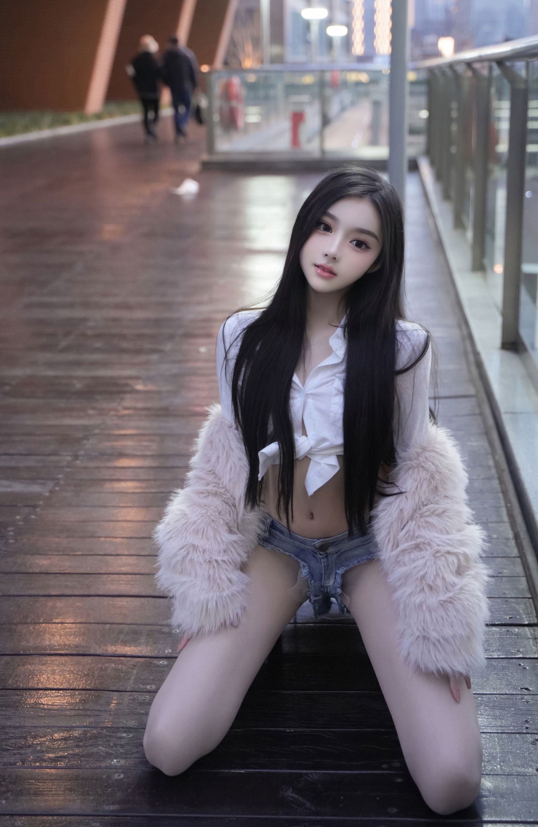 龙雪儿 - 牛仔短裤