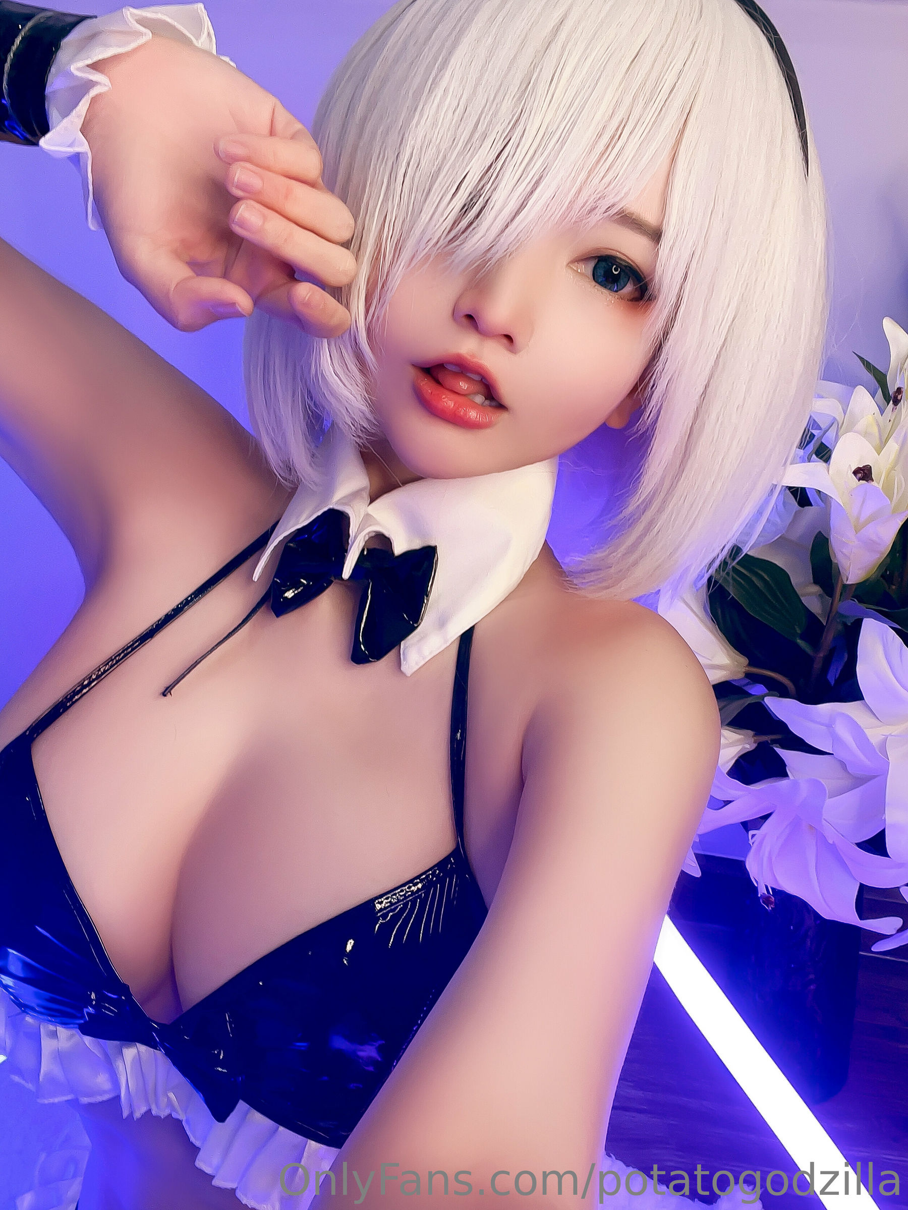 Coser小姐姐 Potato Godzilla - 2B Maid Bikini