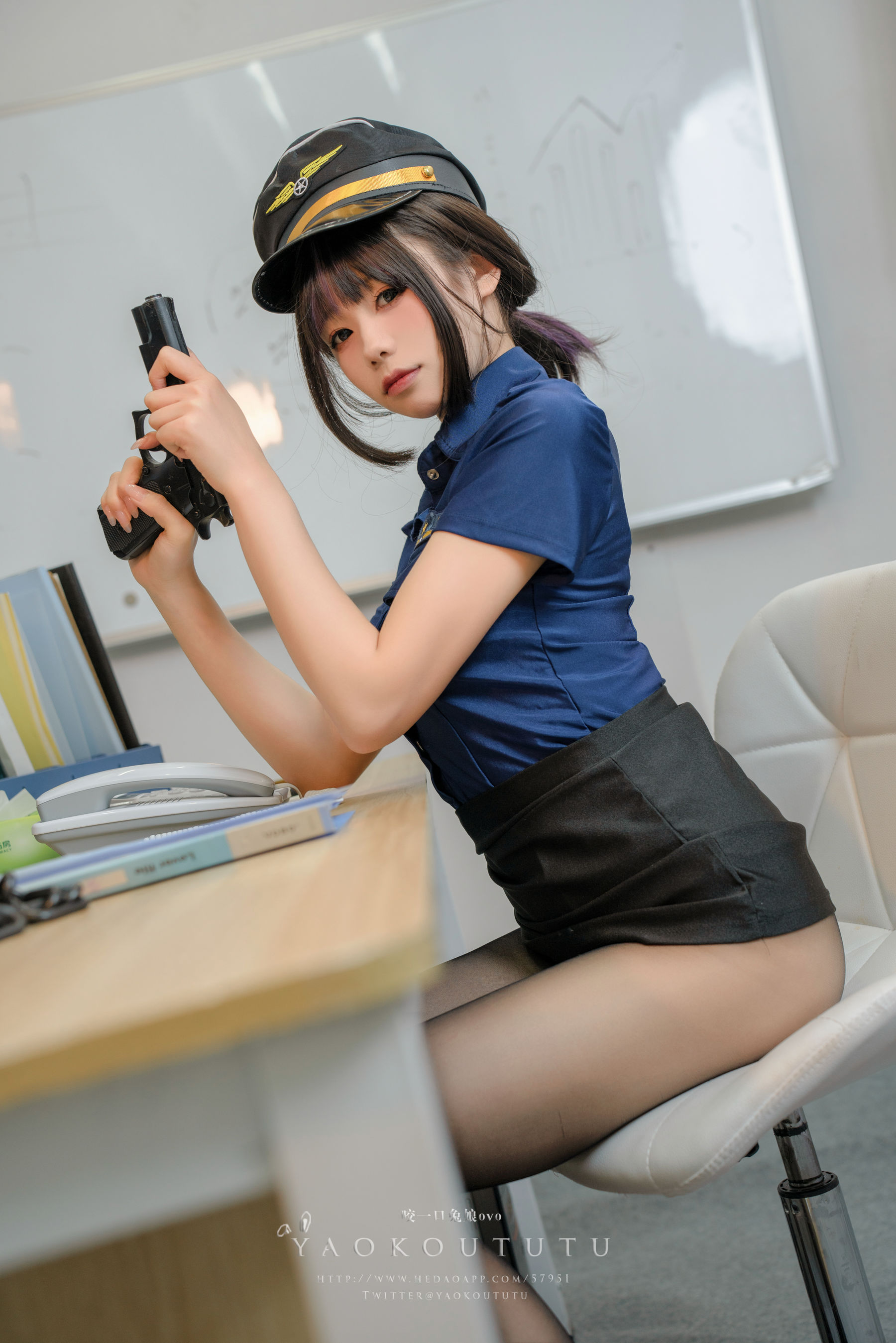 咬一口兔娘 - 乌龙女警