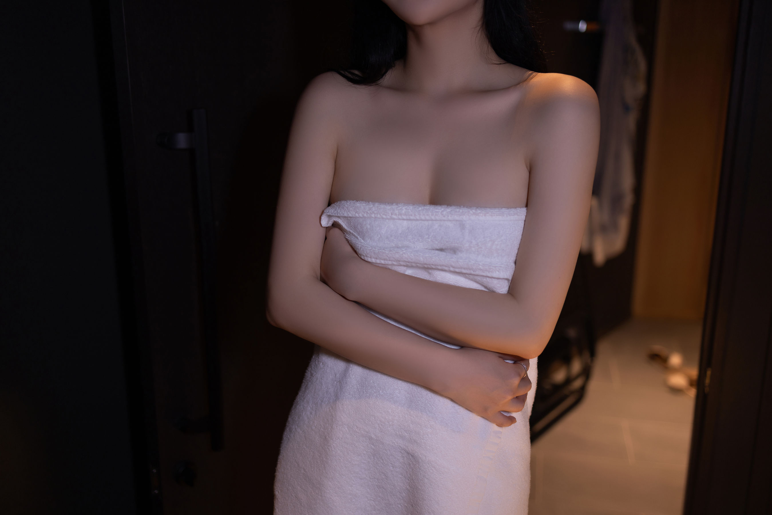 鱼子酱 她的体香写真