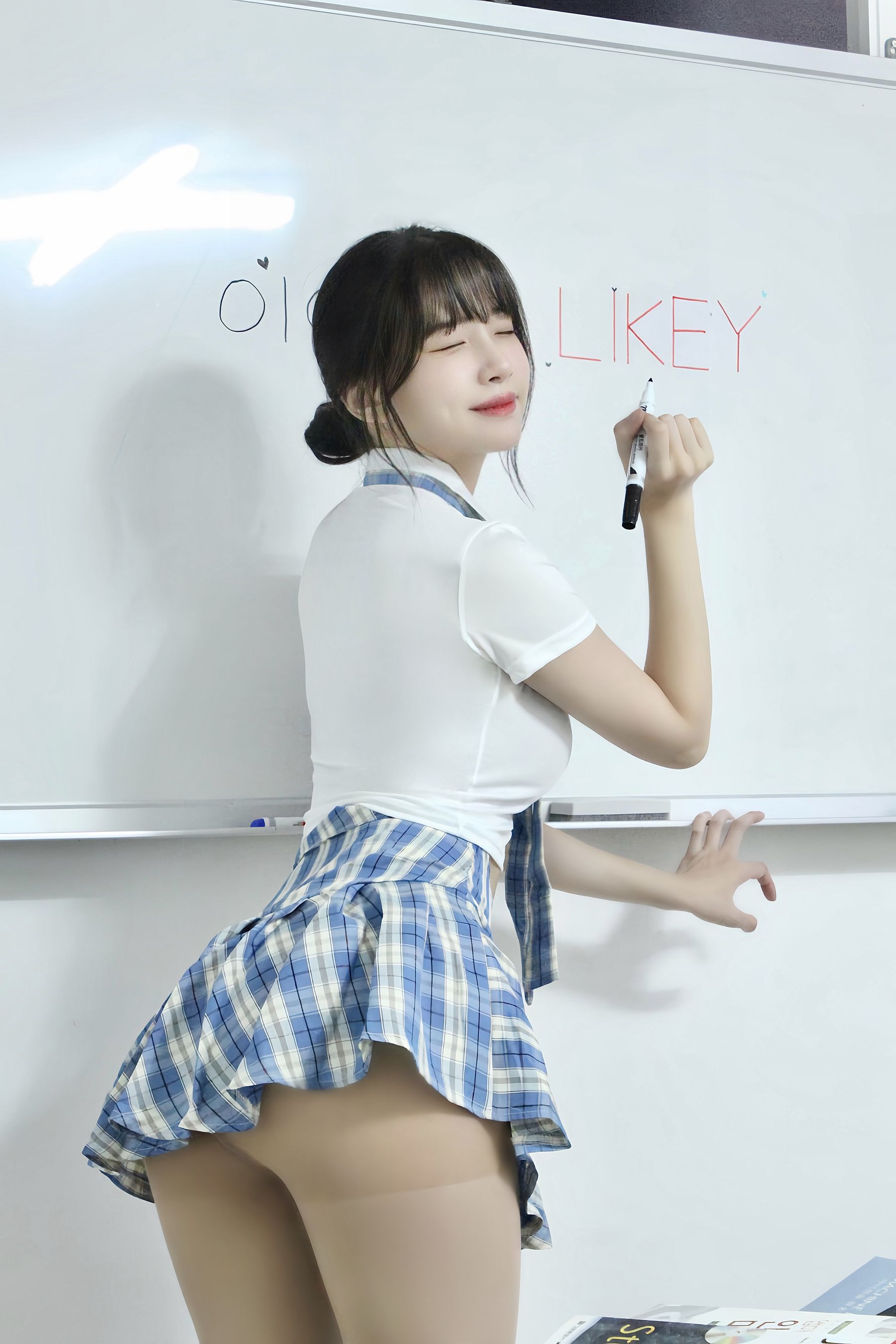 Ahrin - Likey Web Pictorial Concept 1