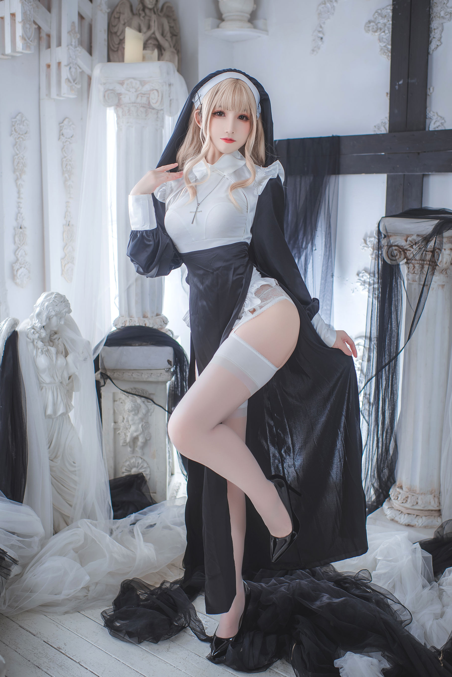 Coser 衣衣 - 修女