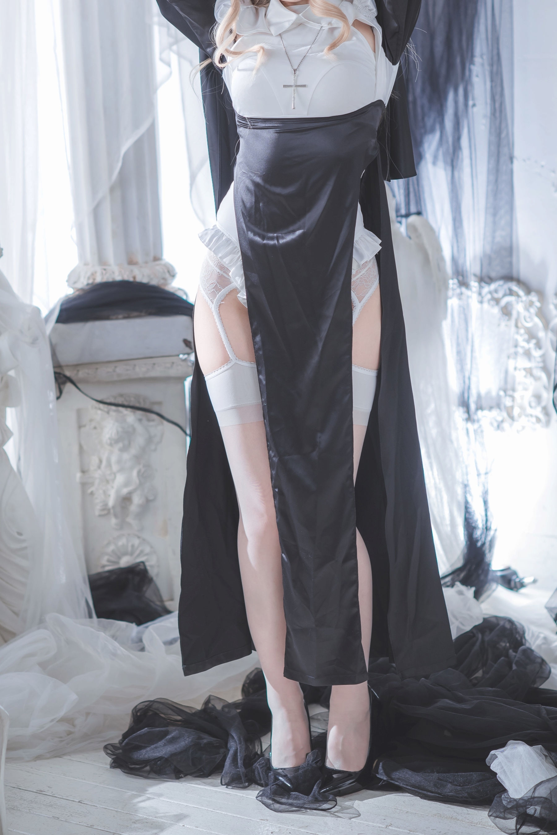 Coser 衣衣 - 修女