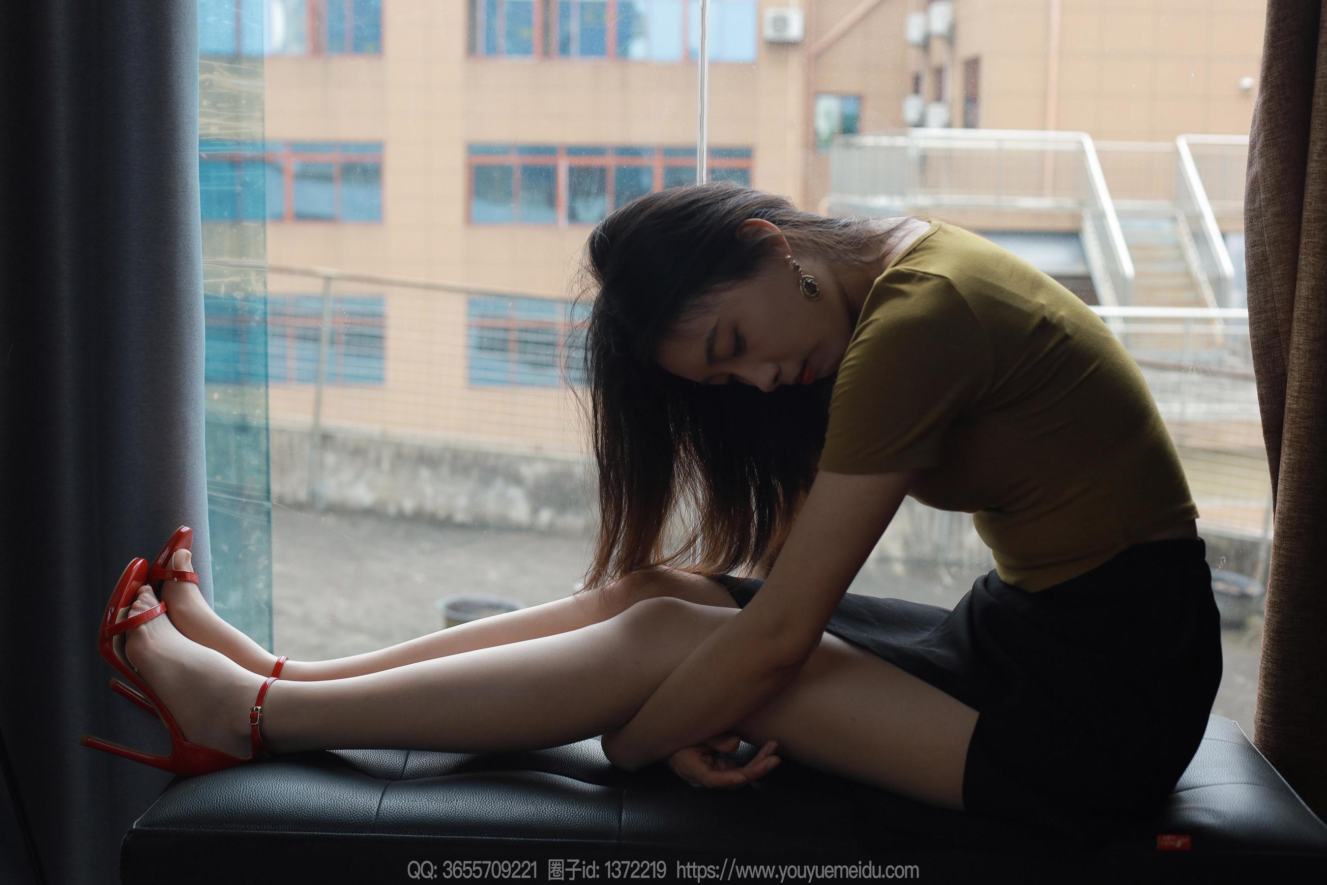 IESS异思趣向 - 模特： 小九 《高叉长裙》